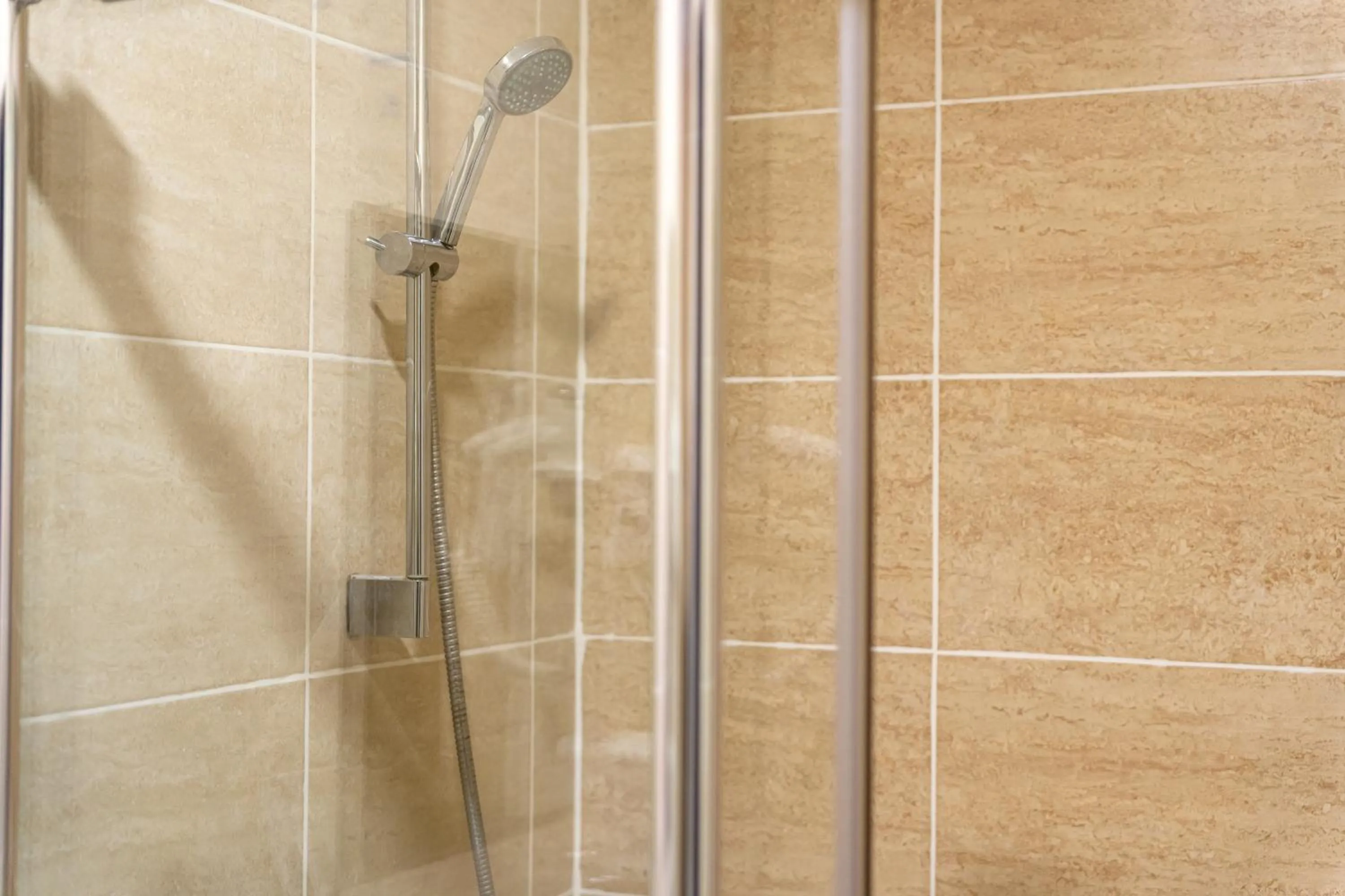 Shower in MILDOM Express