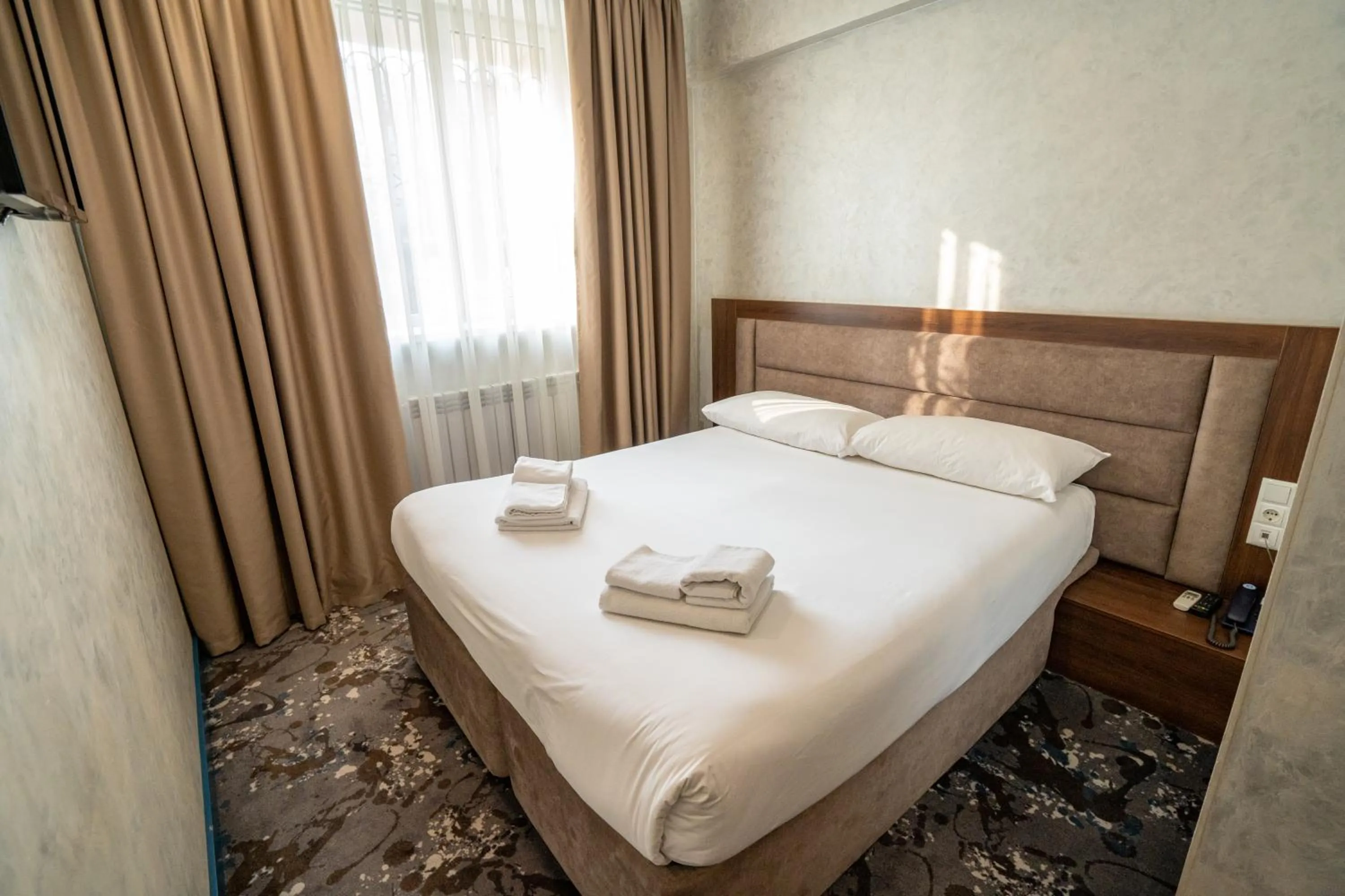 Bed in MILDOM Express