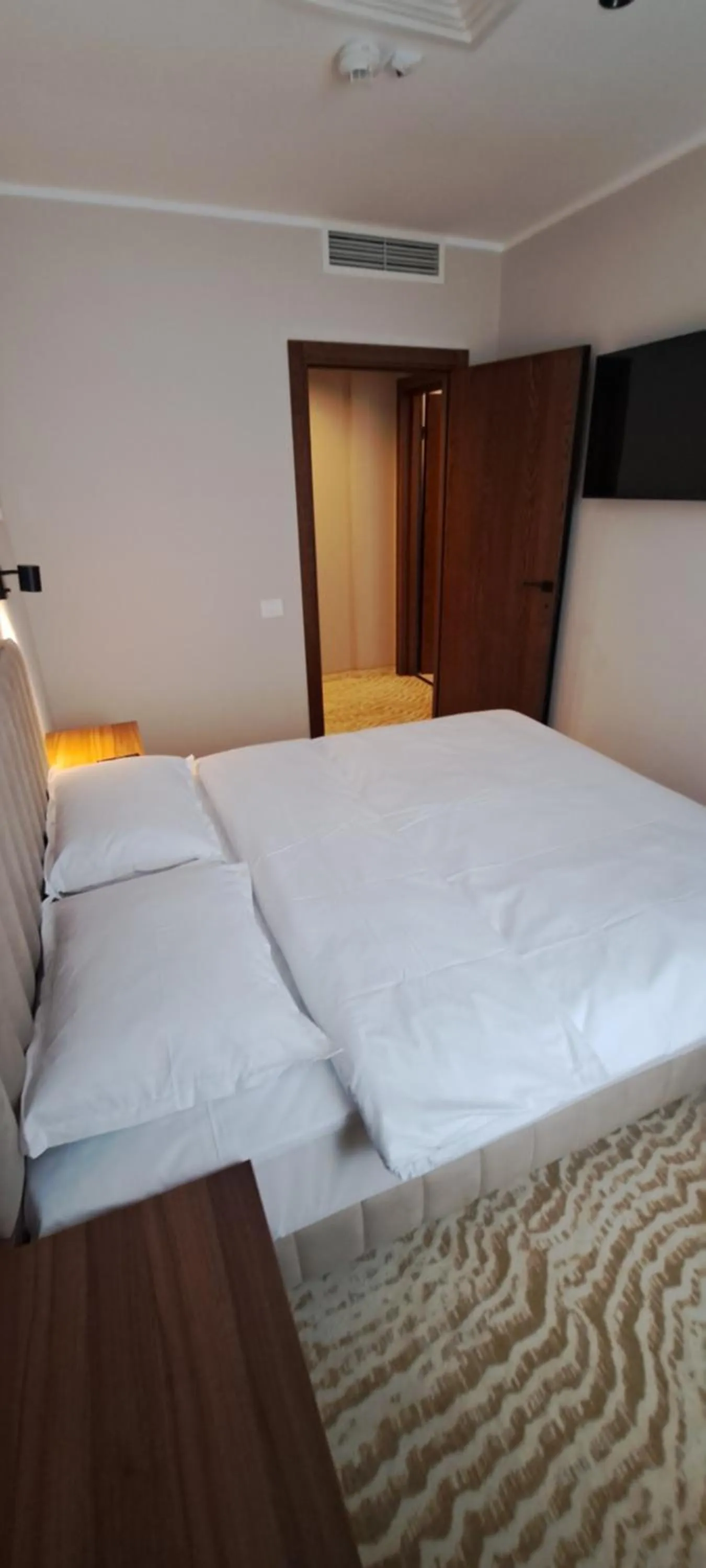 Bed in Embassy Romana