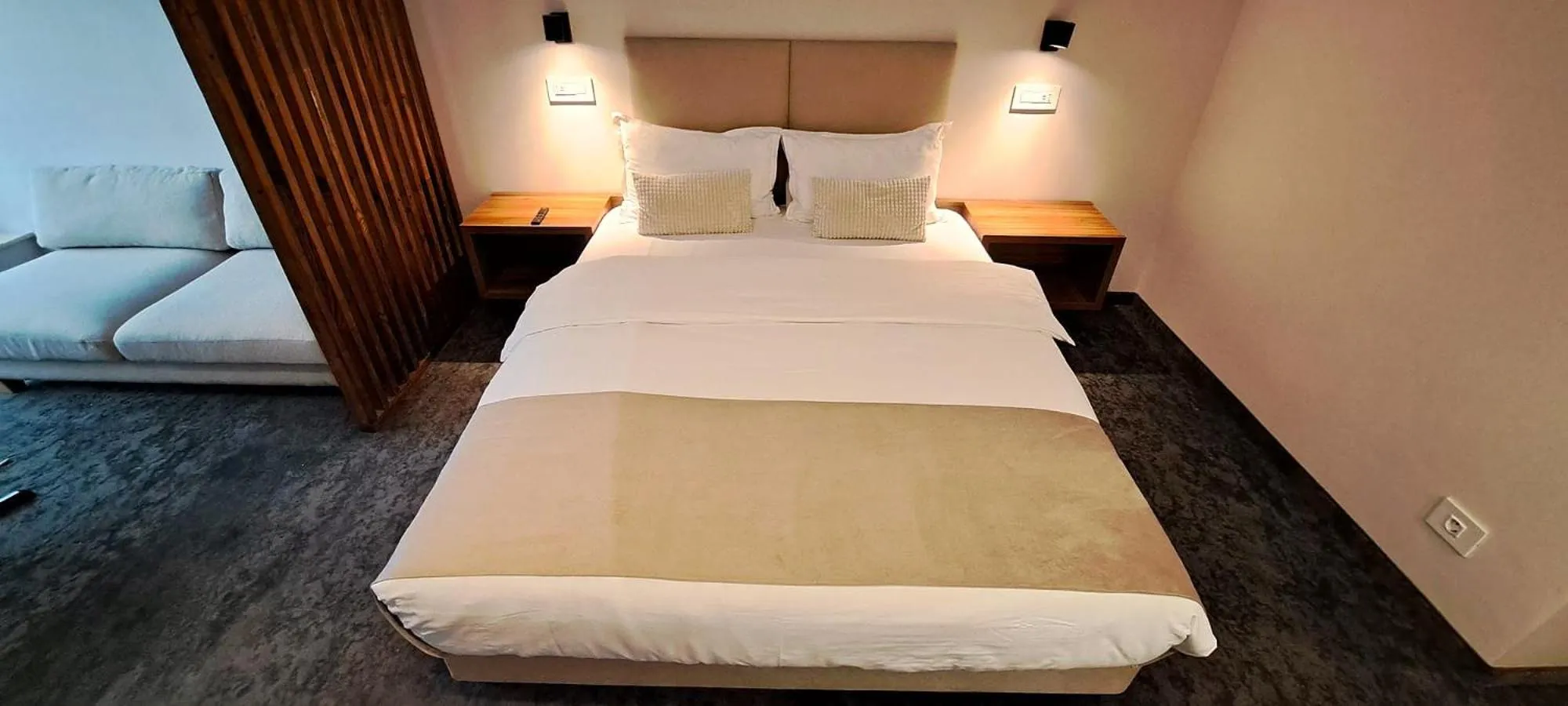 Bed in Embassy Romana