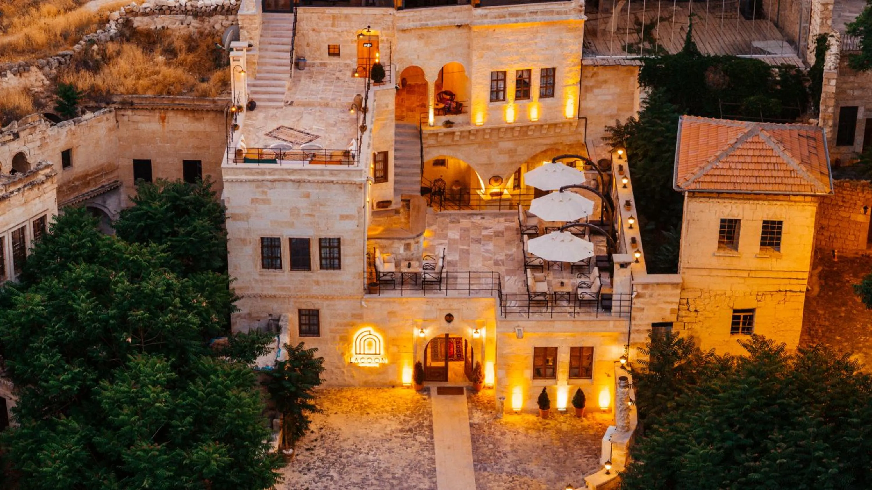 Property building in Lagoon Cave Suites