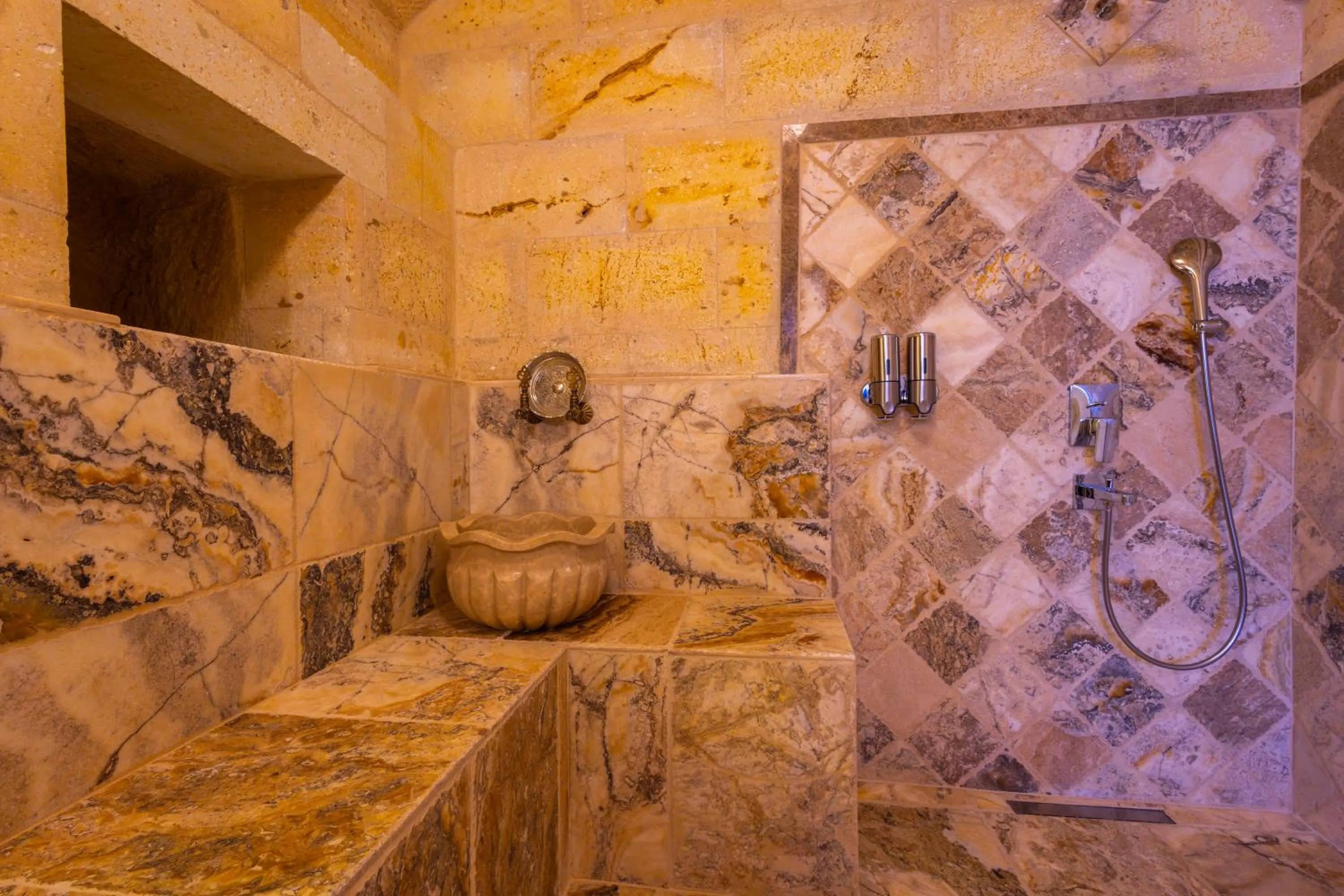 Bathroom in Lagoon Cave Suites