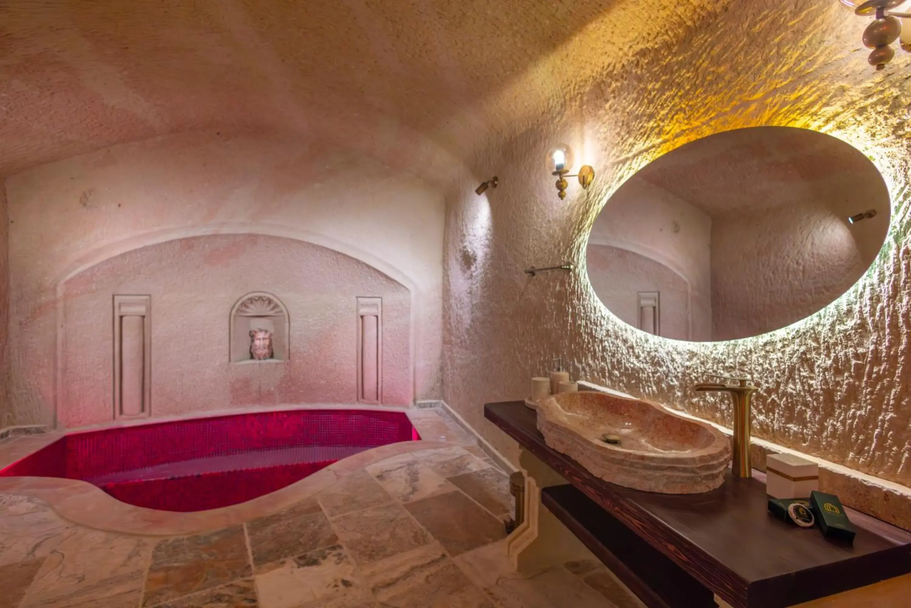 Suite with Private Pool - single occupancy in Lagoon Cave Suites Suite with Private Pool - single occupancy in Lagoon Cave Suites