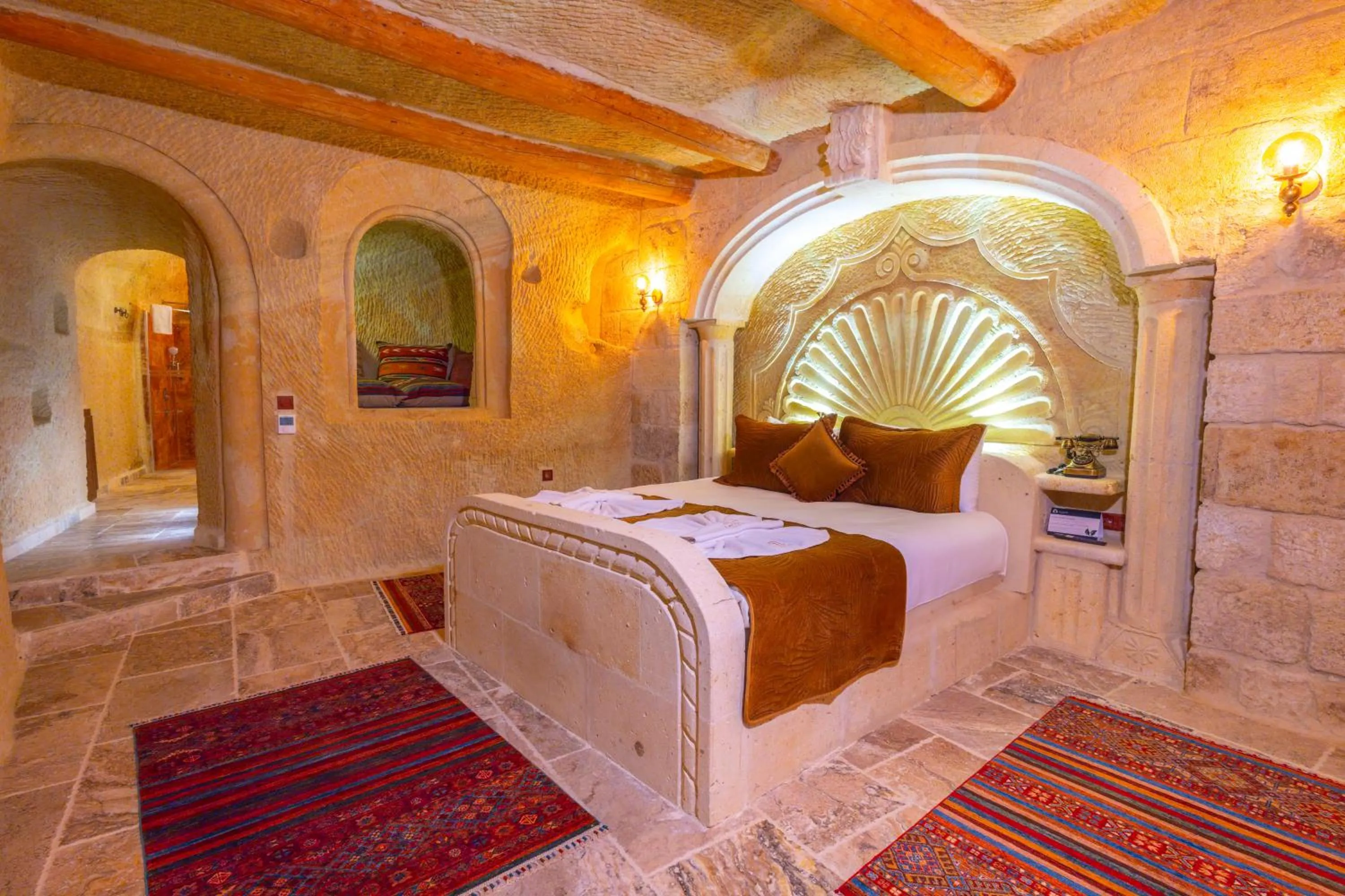 Bedroom, Bed in Lagoon Cave Suites