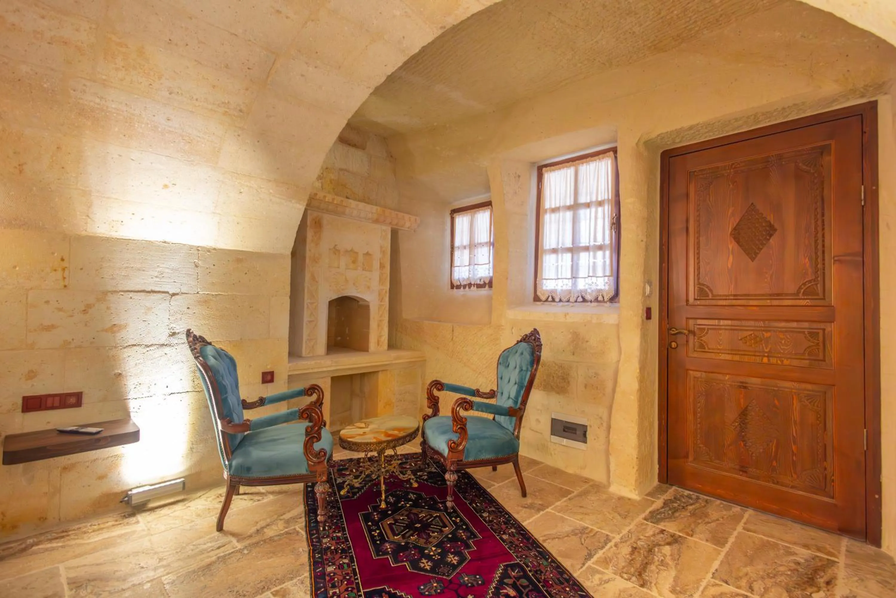 Seating area in Lagoon Cave Suites