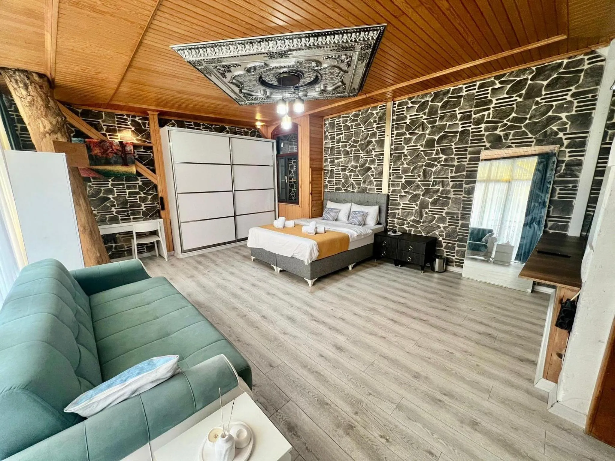 Bed in White Inn Taksim