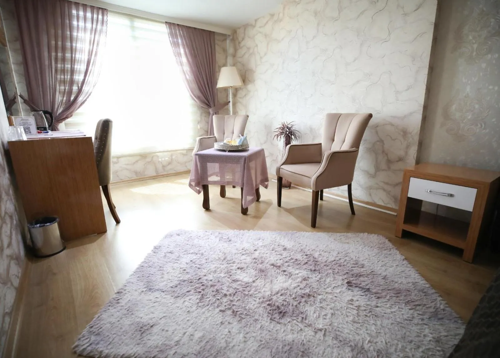 Seating area in Bayazıt Hotel