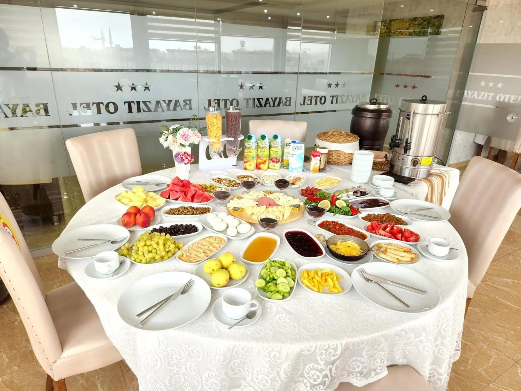 Buffet breakfast in Bayazıt Hotel