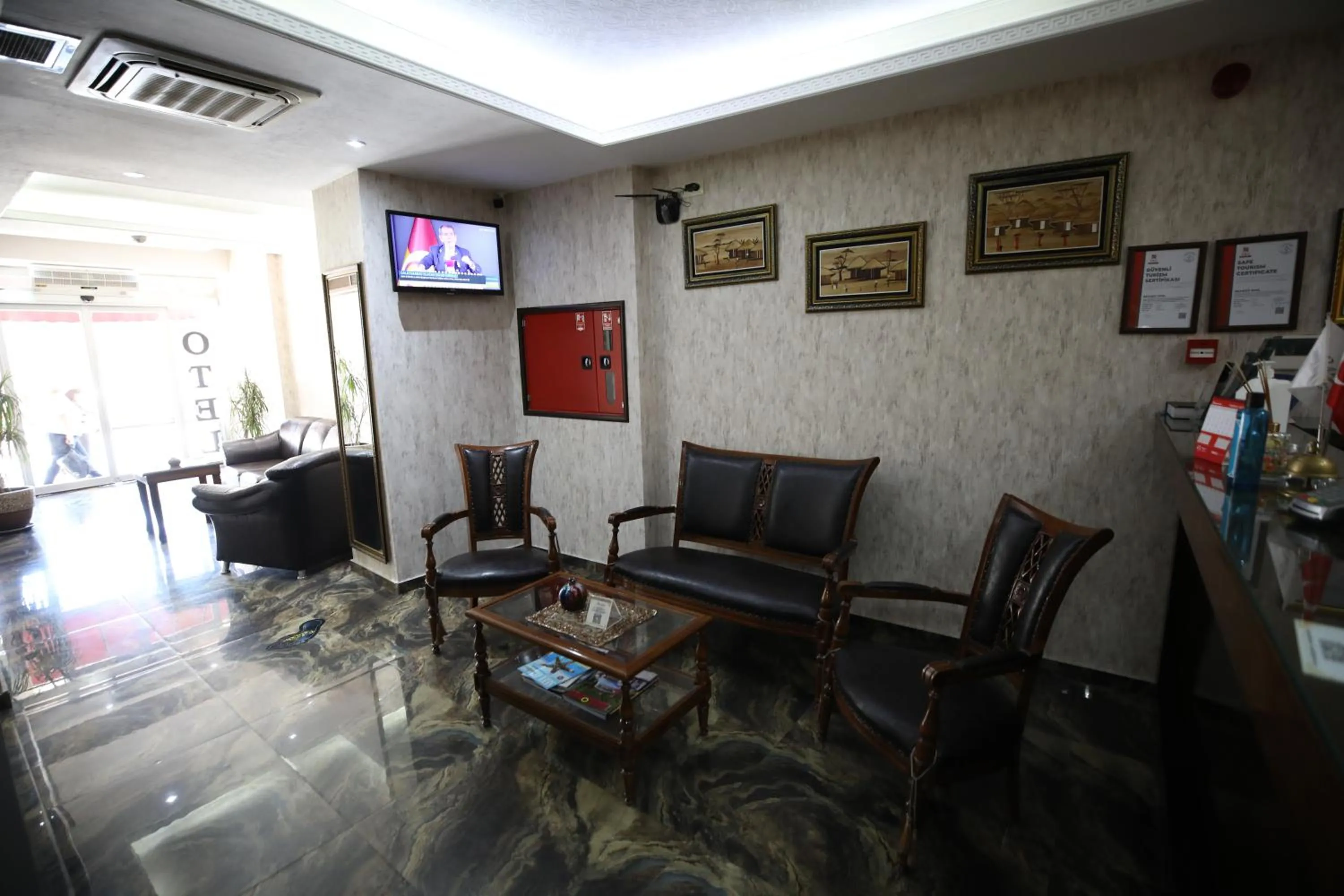 Seating area in Bayazıt Hotel