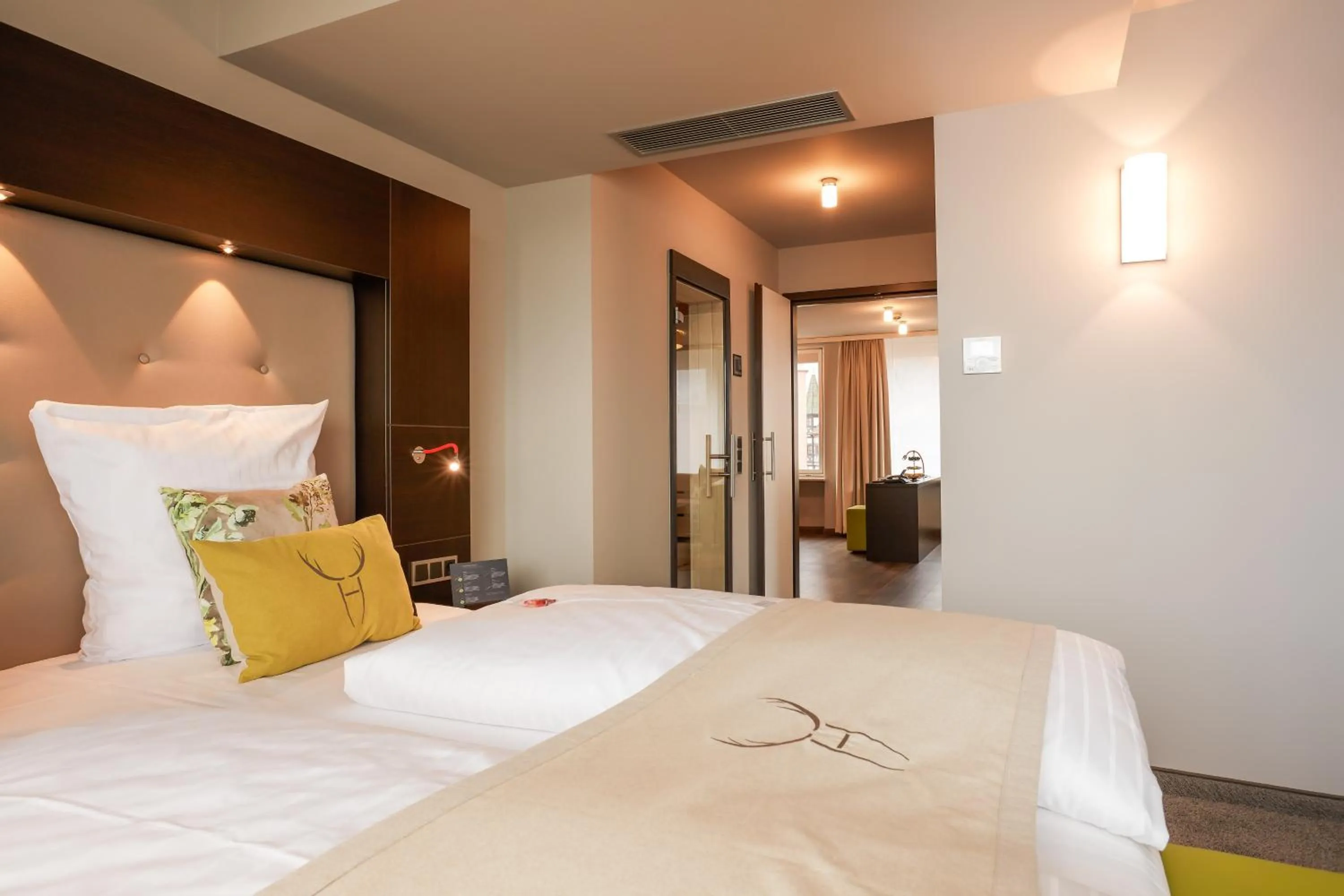 Bed in Hotel Platzhirsch