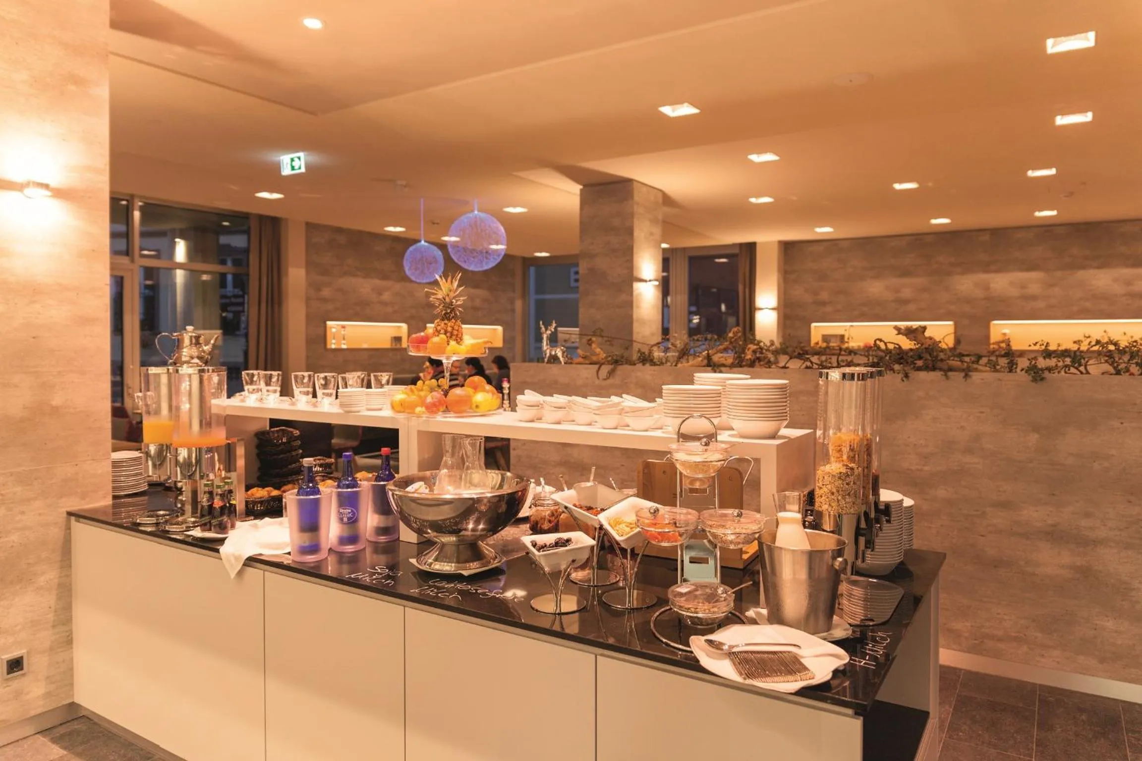 Buffet breakfast in Hotel Platzhirsch