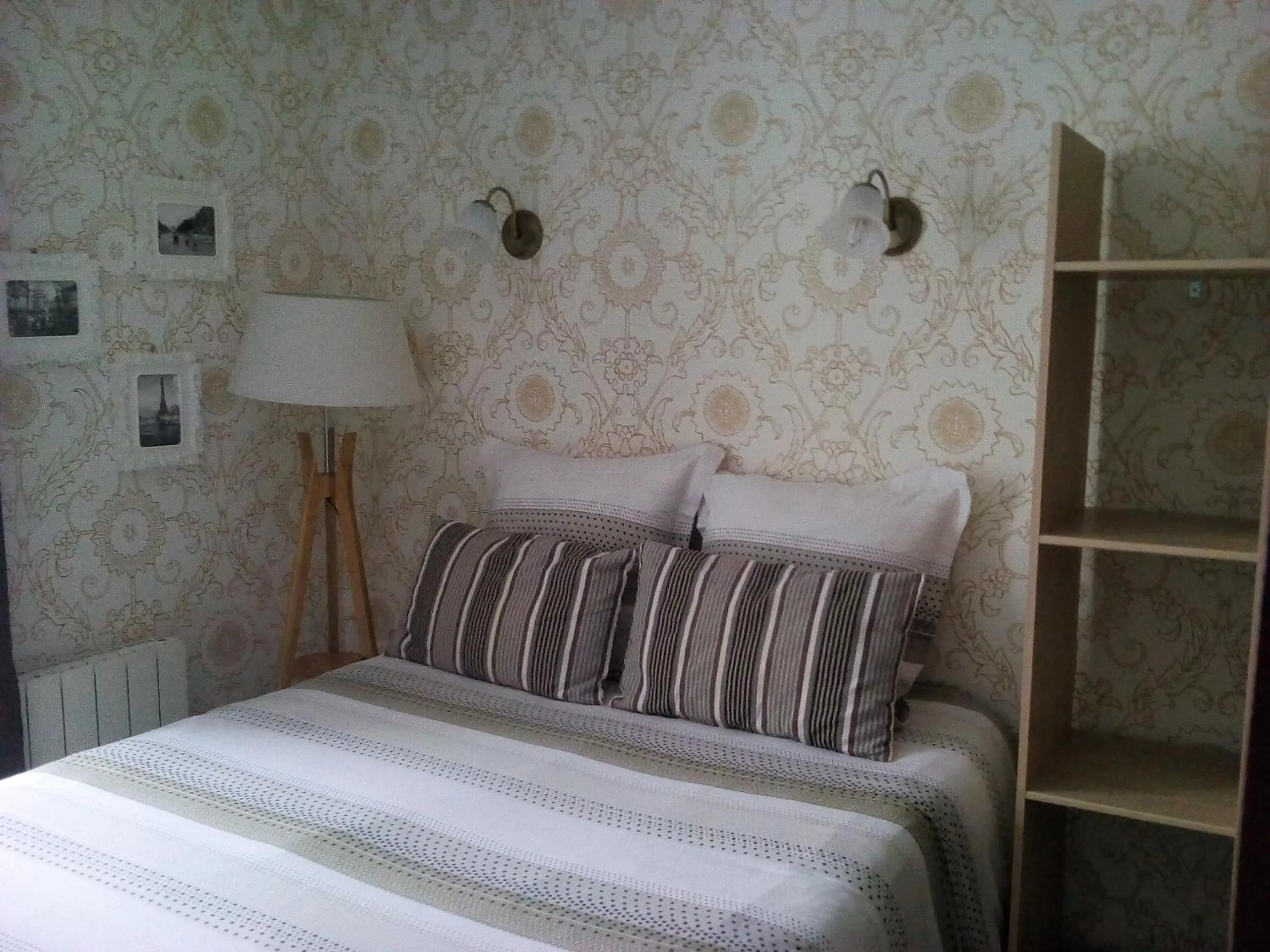 Bed in Hôtel Le Mélèze