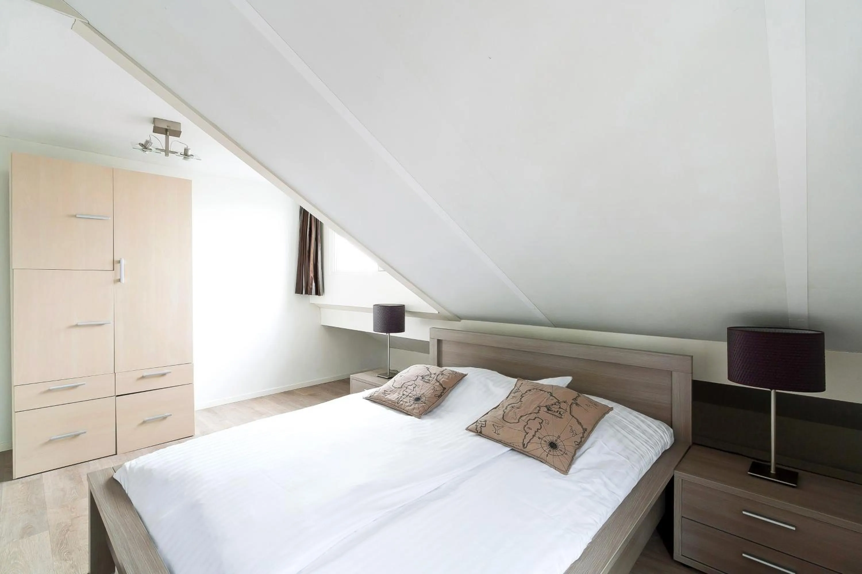 Bed in Boathouse Suburban Amsterdam