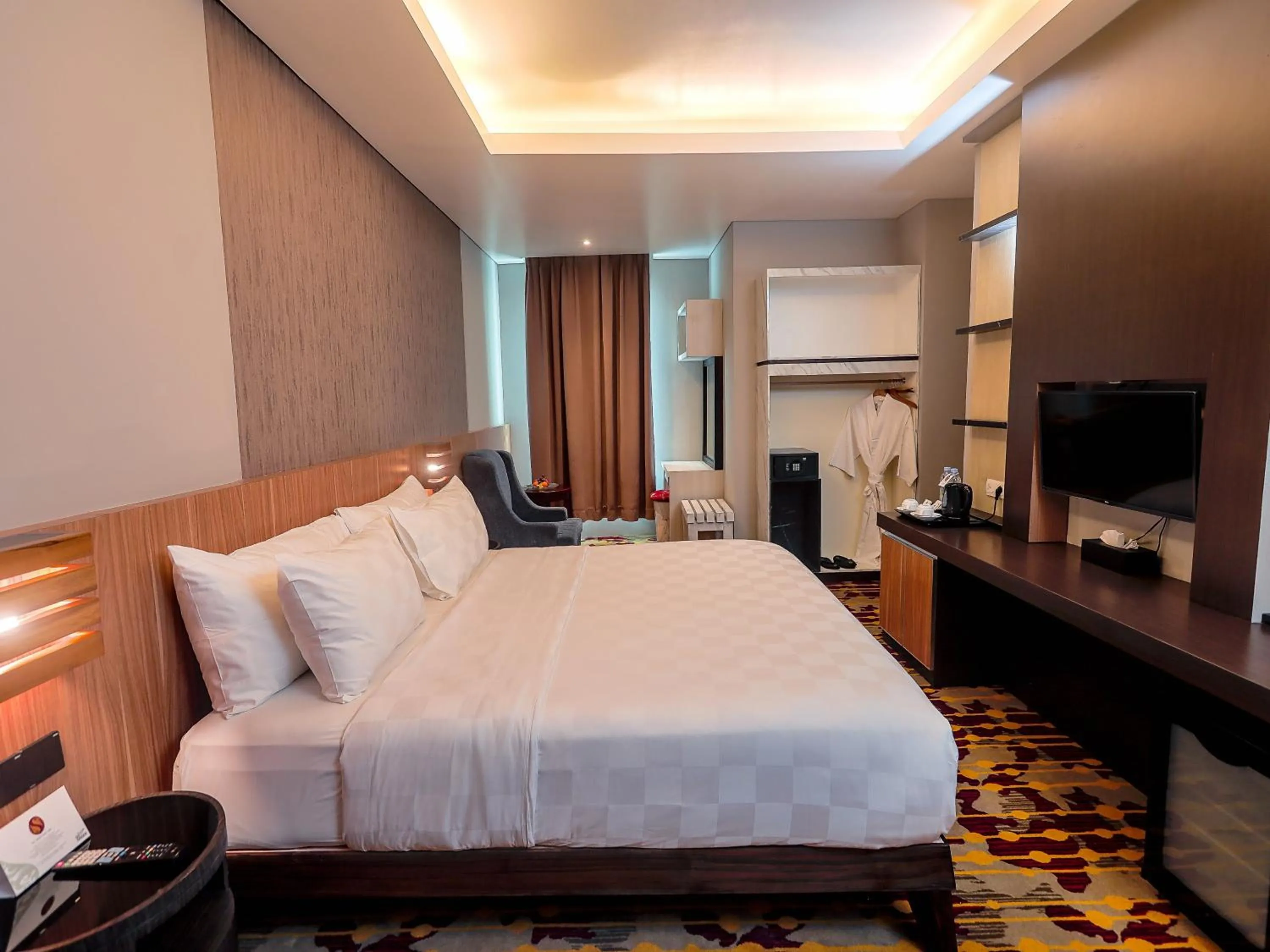 Bed in Grand Sya Hotel