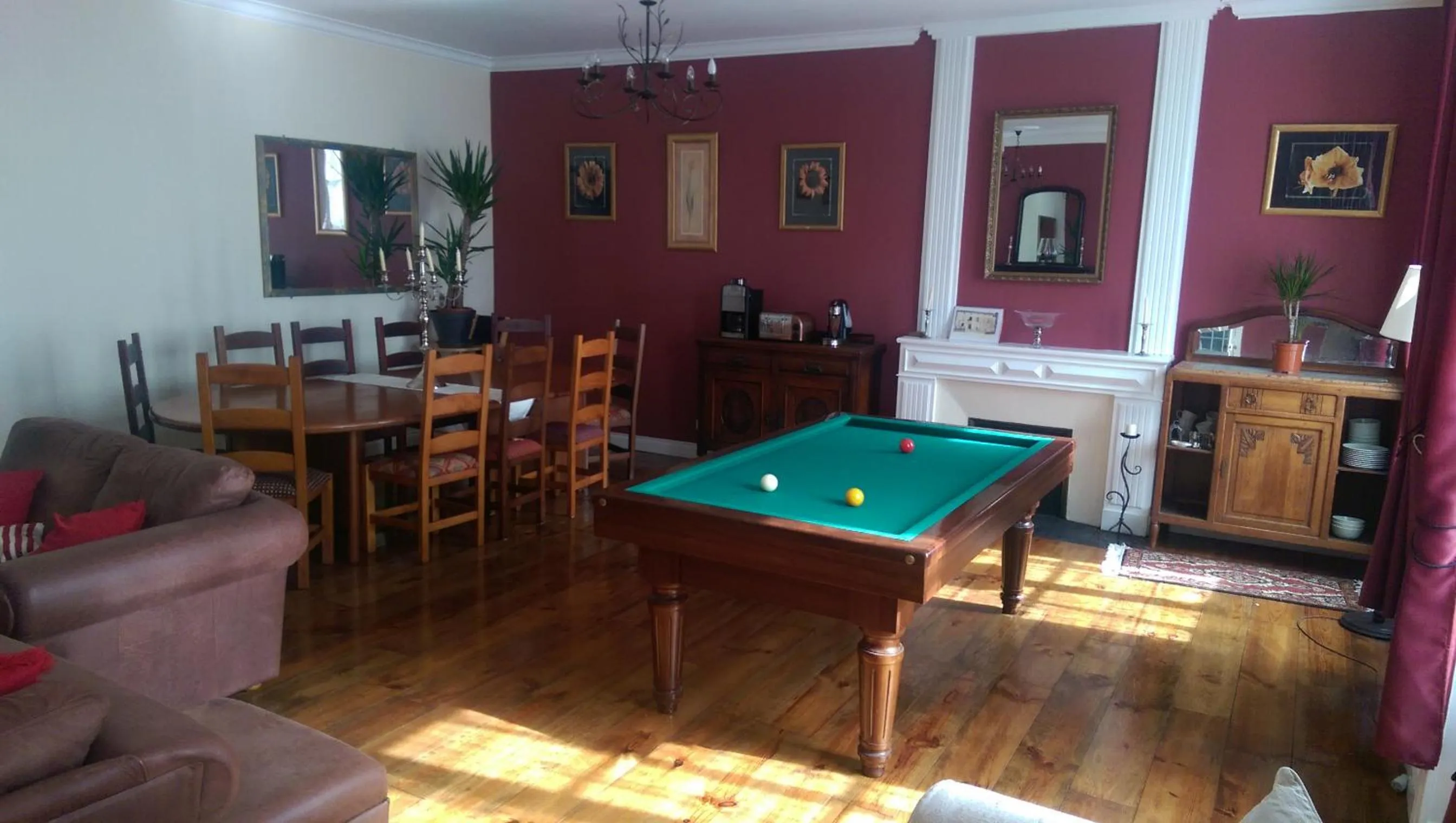 Photo of the whole room in Vingt Grand Rue