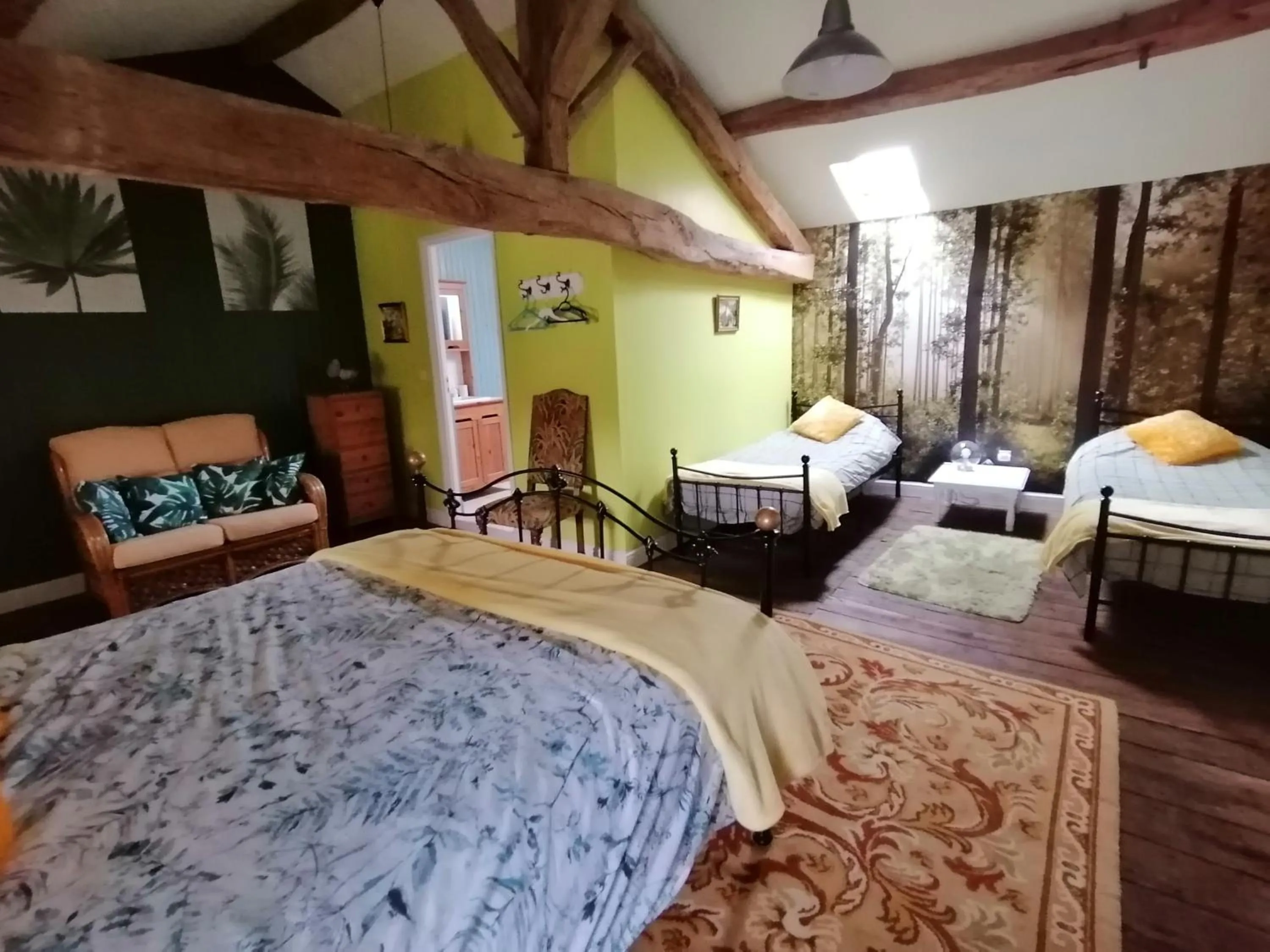 Photo of the whole room, Bed in Vingt Grand Rue