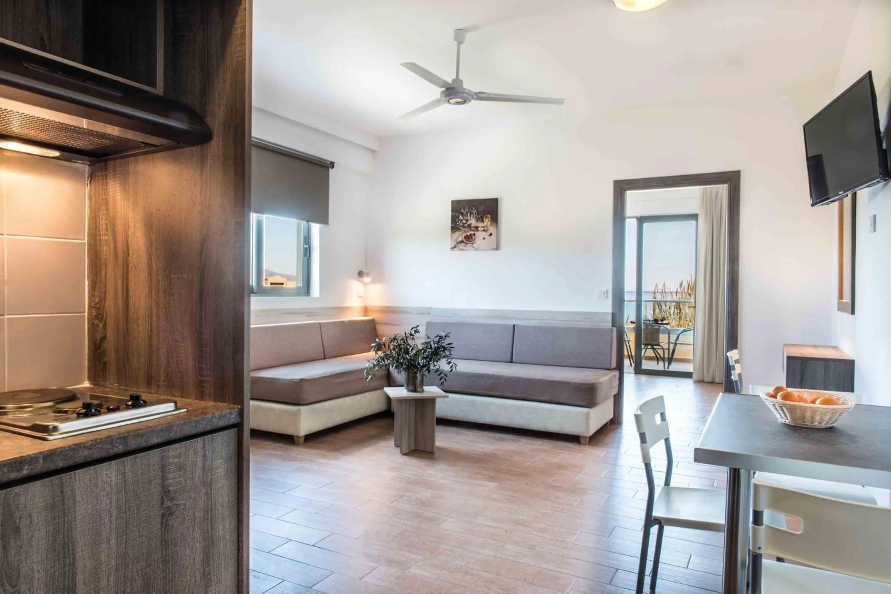 Kitchen or kitchenette, Bed in Gerona Mare Apartments
