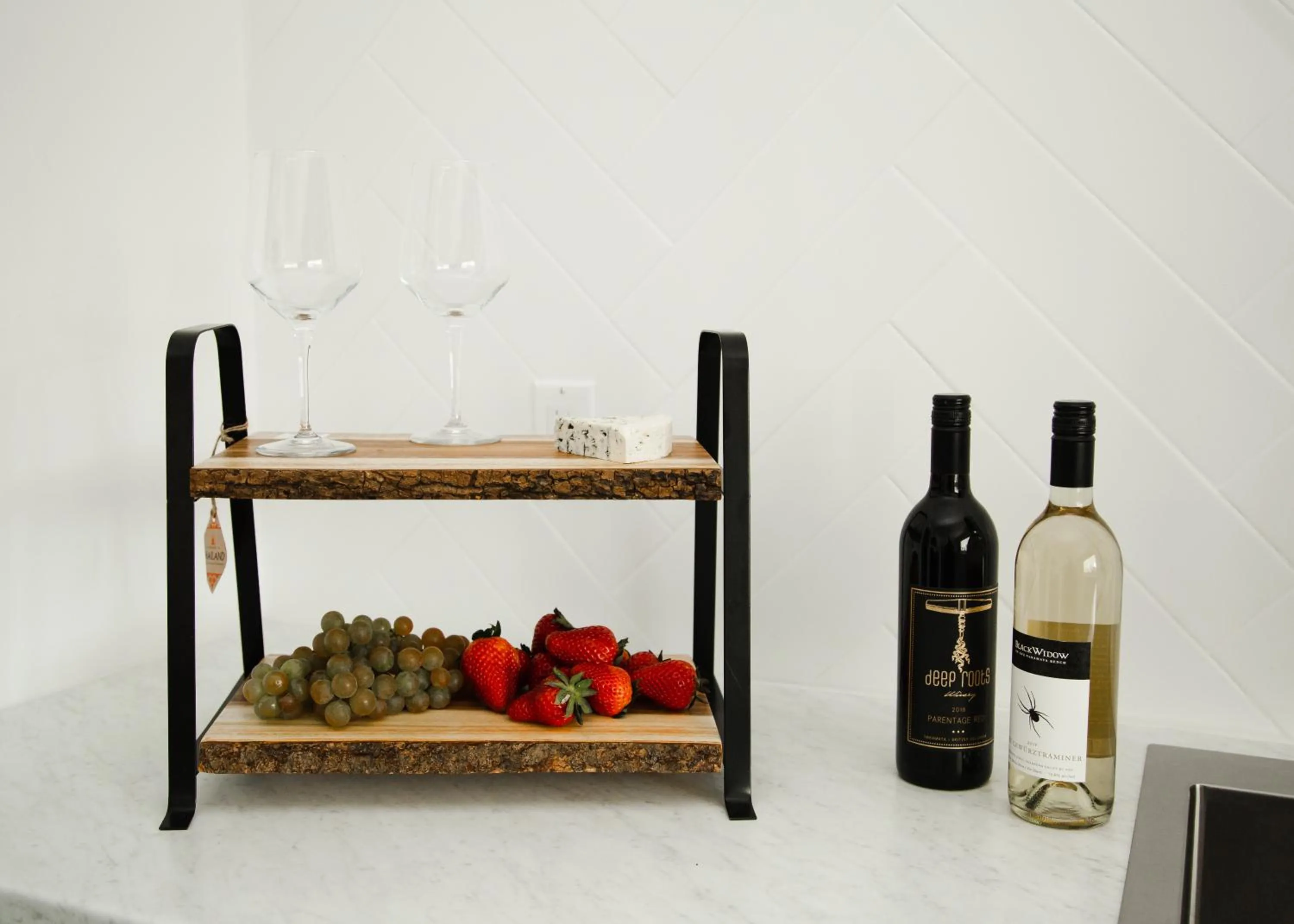 Food and drinks in Naramata Courtyard Suites