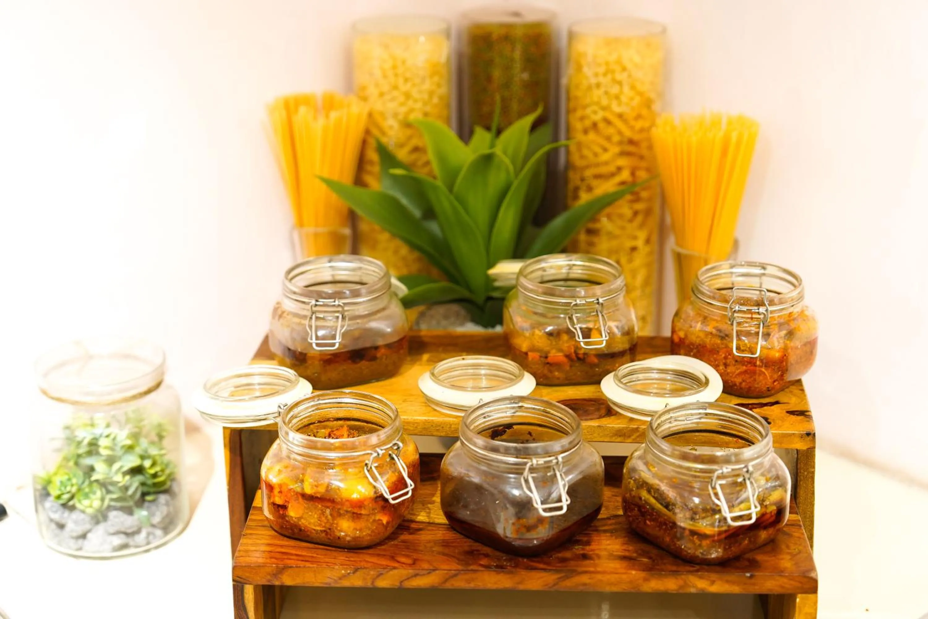 Restaurant/places to eat in Hotel Mayura