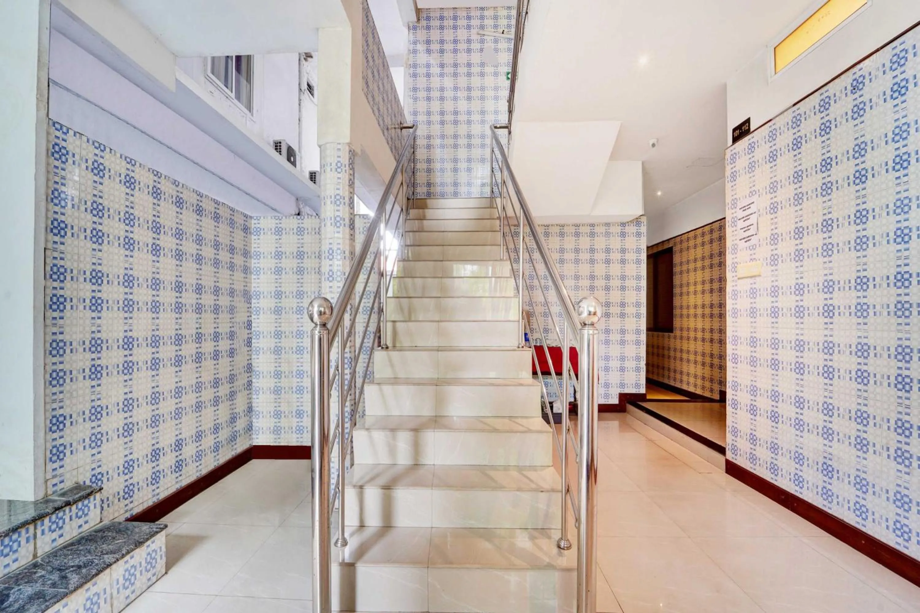 Hotel O Vazhakkala Kakkanad