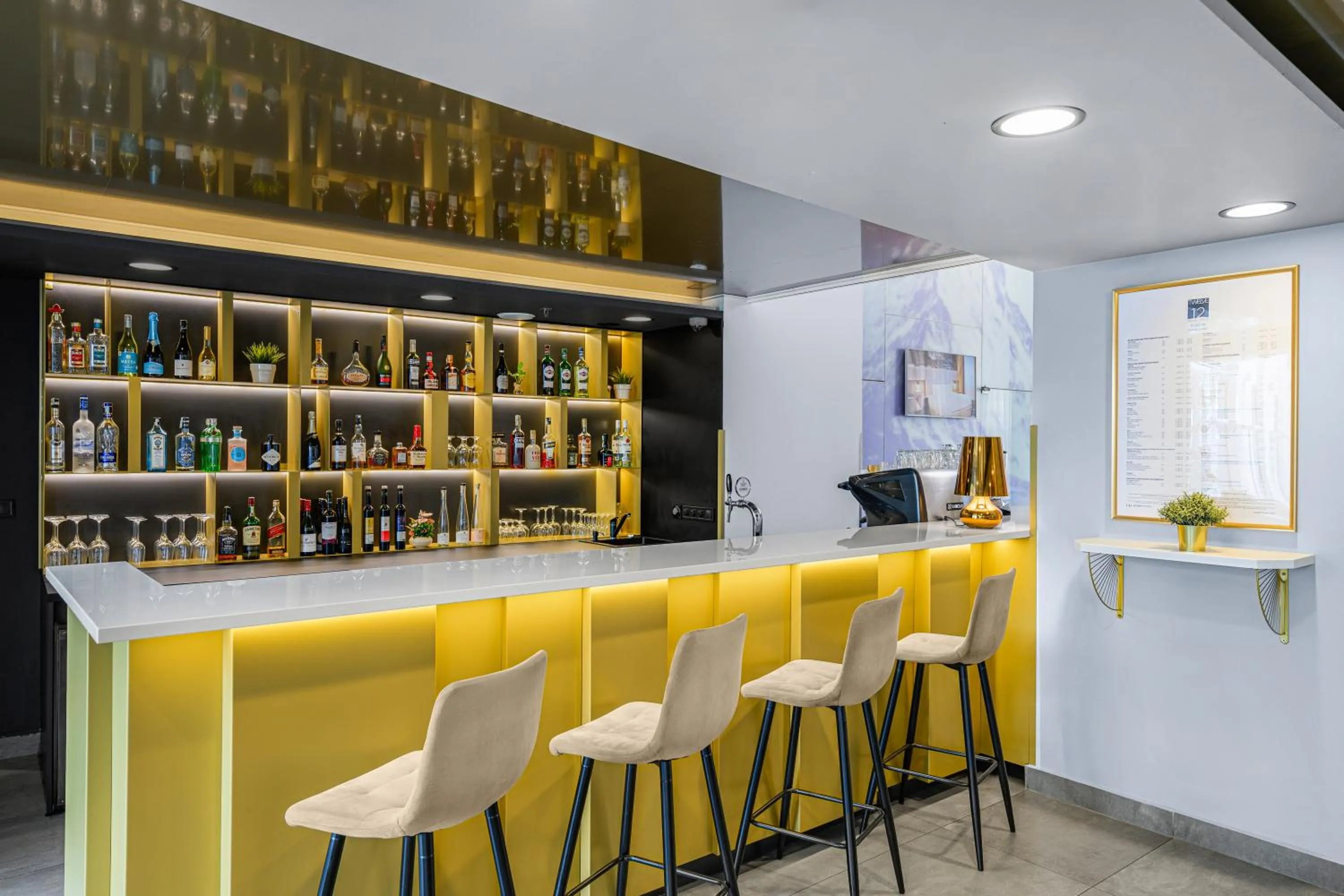 Lounge or bar in 12 Revay Hotel