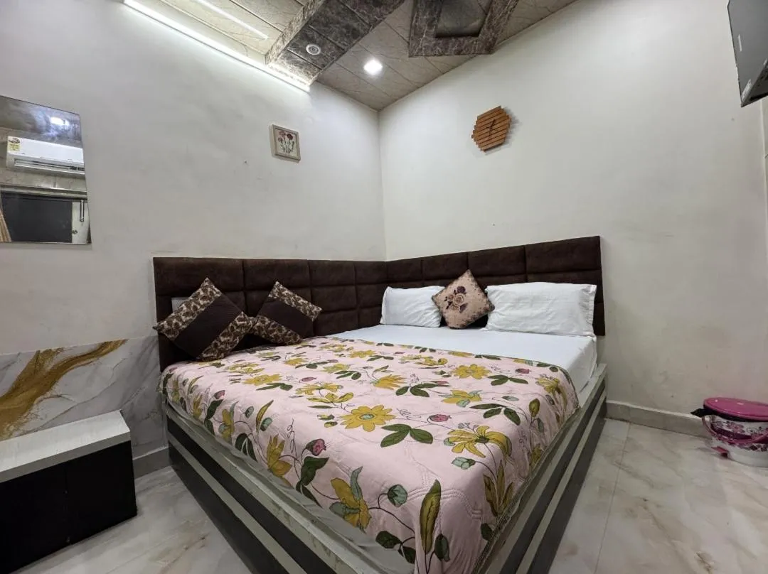 Bedroom, Bed in The Kwality Residency