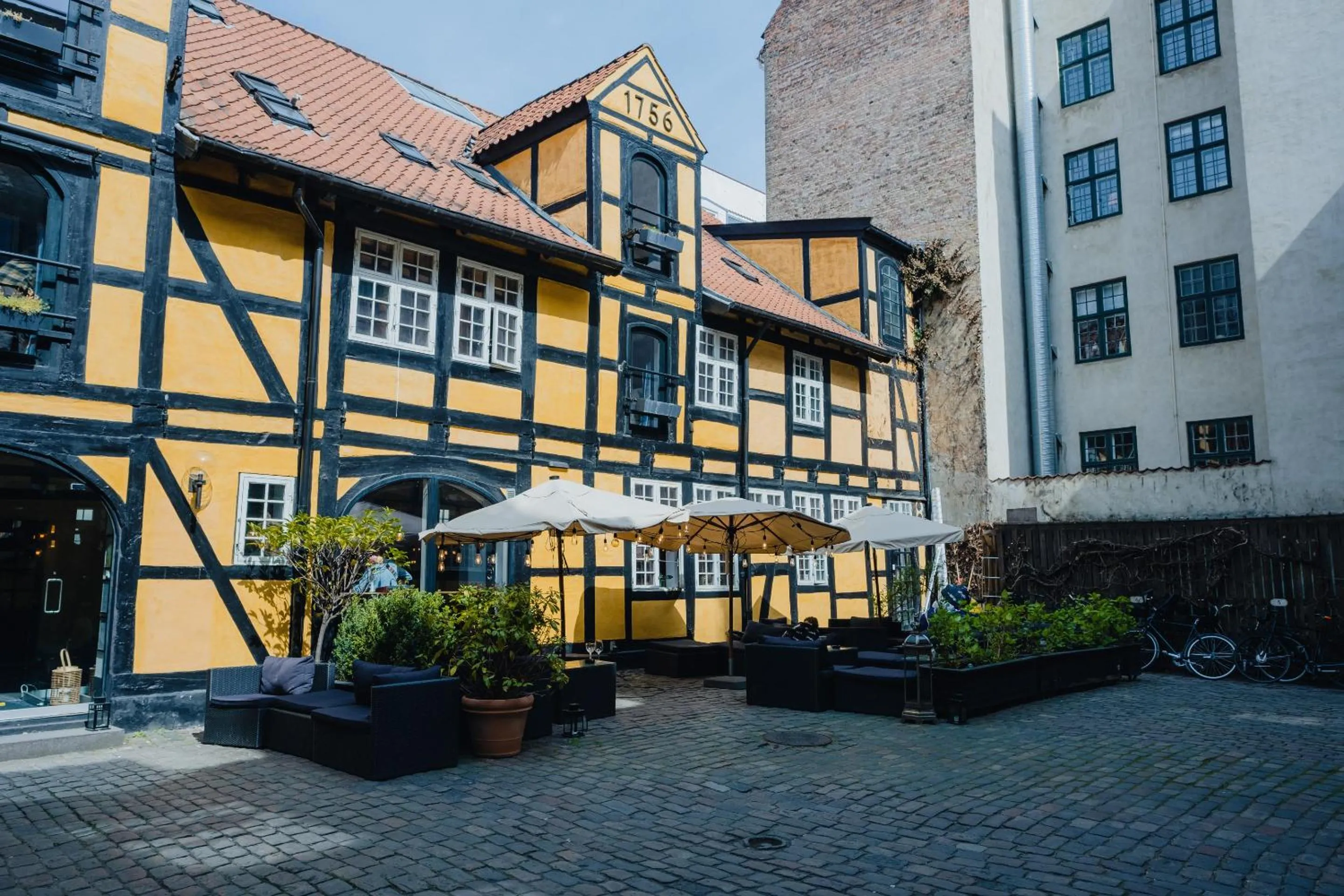 Property building in Capsule Hotel Nyhavn63