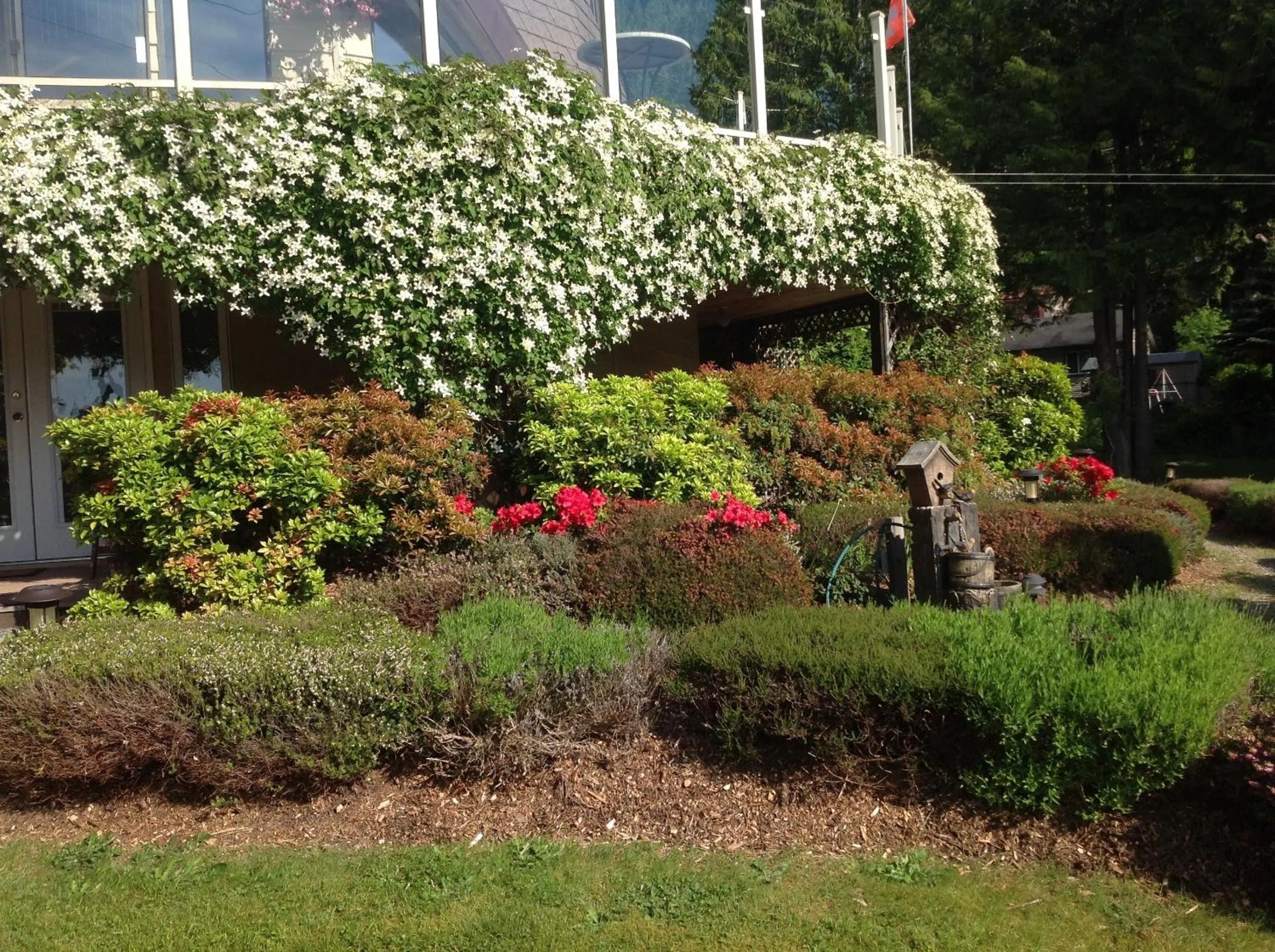 Facade/entrance in Enchanter Ocean View Suites