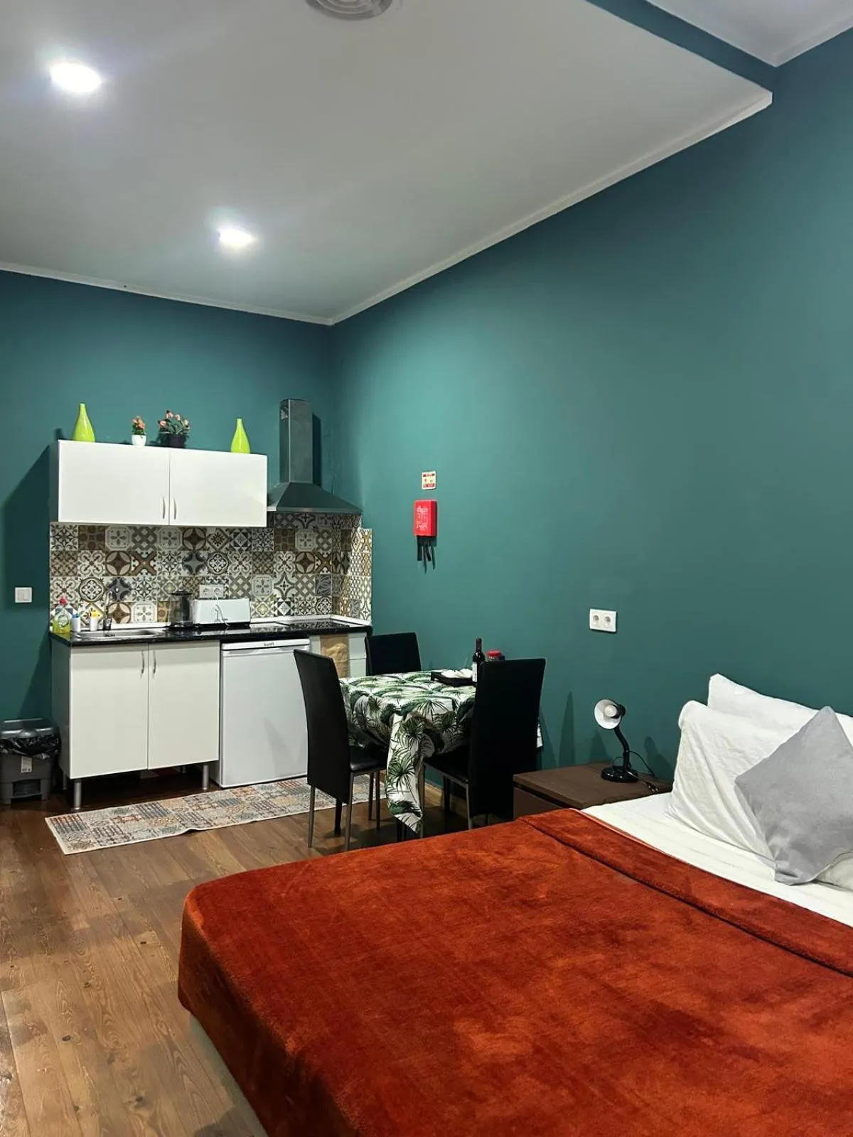 Kitchen or kitchenette in Sao Jorge Apartments & Suites