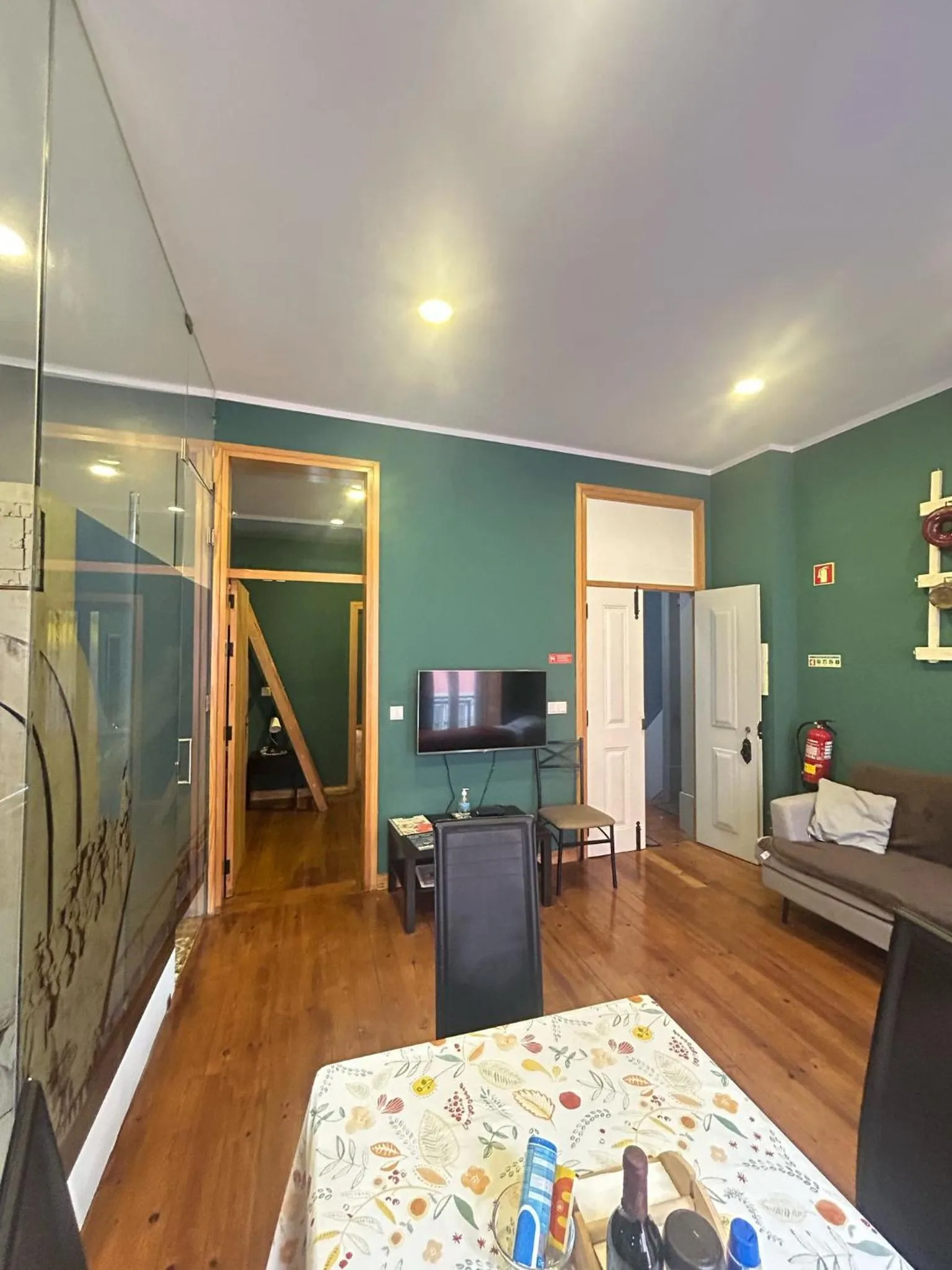 TV and multimedia in Sao Jorge Apartments & Suites