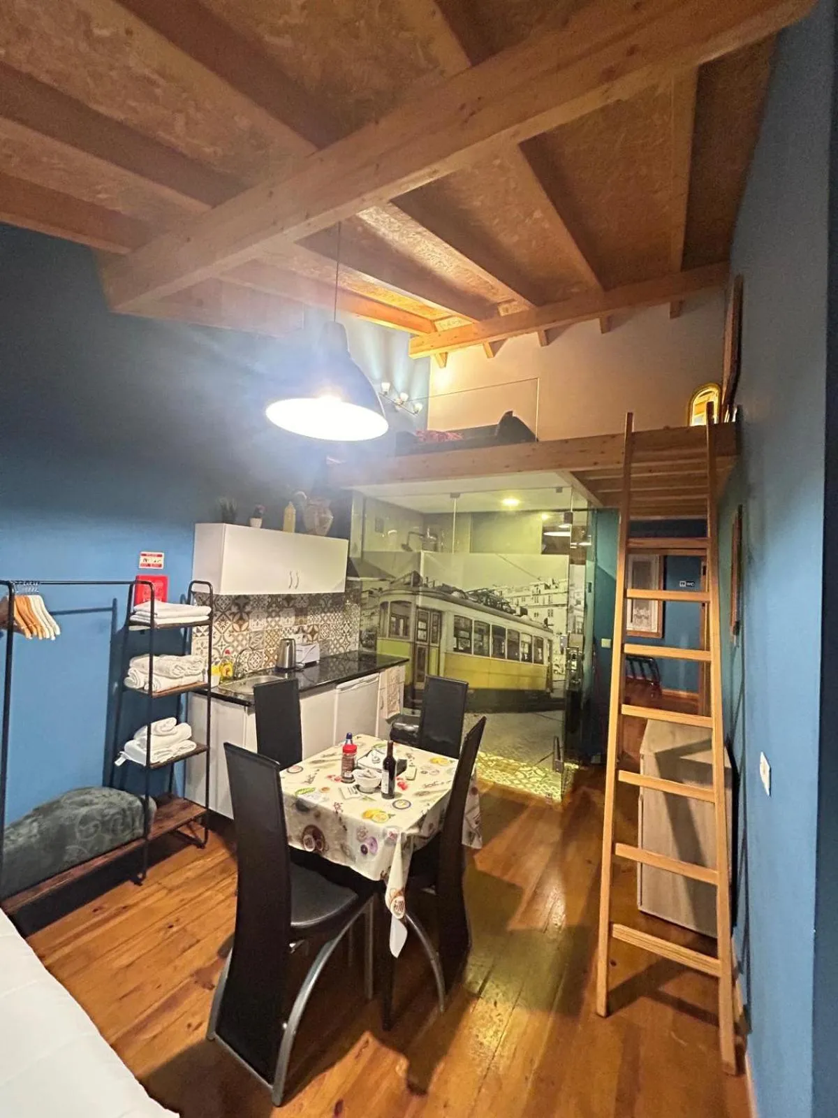 Kitchen or kitchenette, Bed in Sao Jorge Apartments & Suites