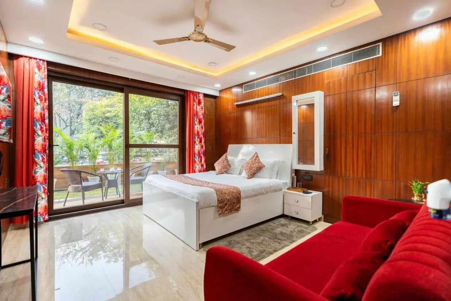 TIM Sector 51, ARTEMIS HOSPITAL 1 min walk, FORTIS & MEDANTA 4 mins drive TIM Sector 51, ARTEMIS HOSPITAL 1 min walk, FORTIS & MEDANTA 4 mins drive