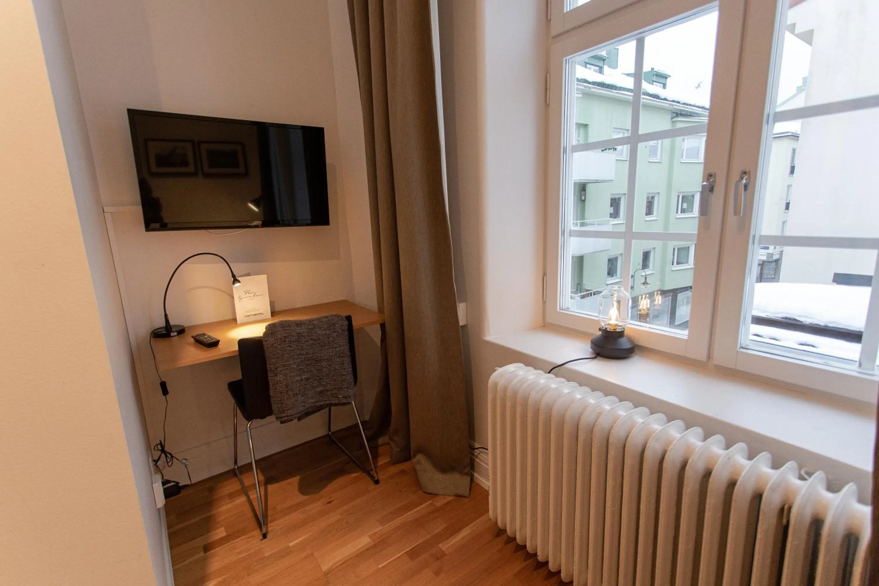 TV and multimedia in Continental Apartment Hotel Sundsvall
