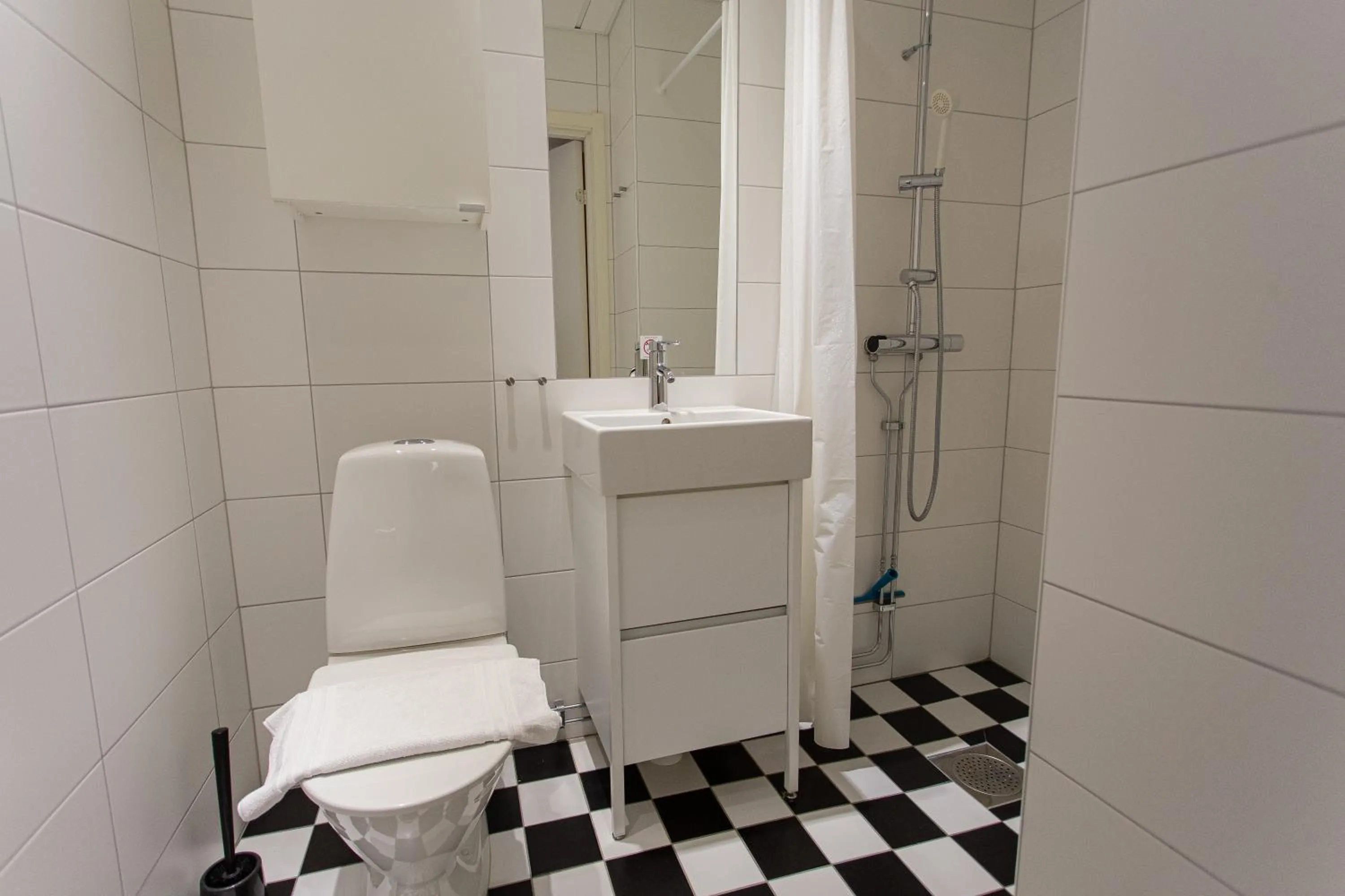 Bathroom in Continental Apartment Hotel Sundsvall