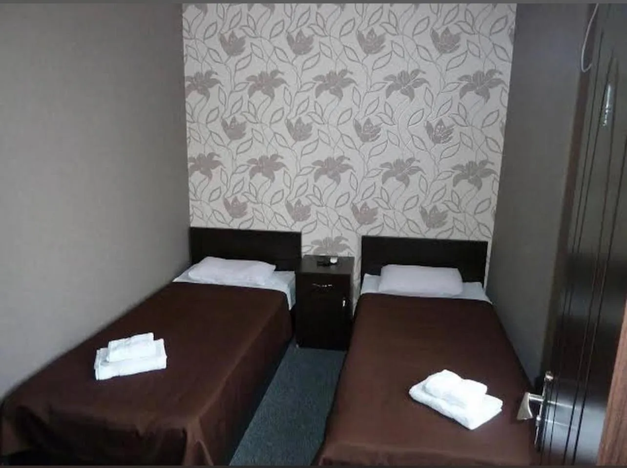 Property building, Bed in 7 Rooms