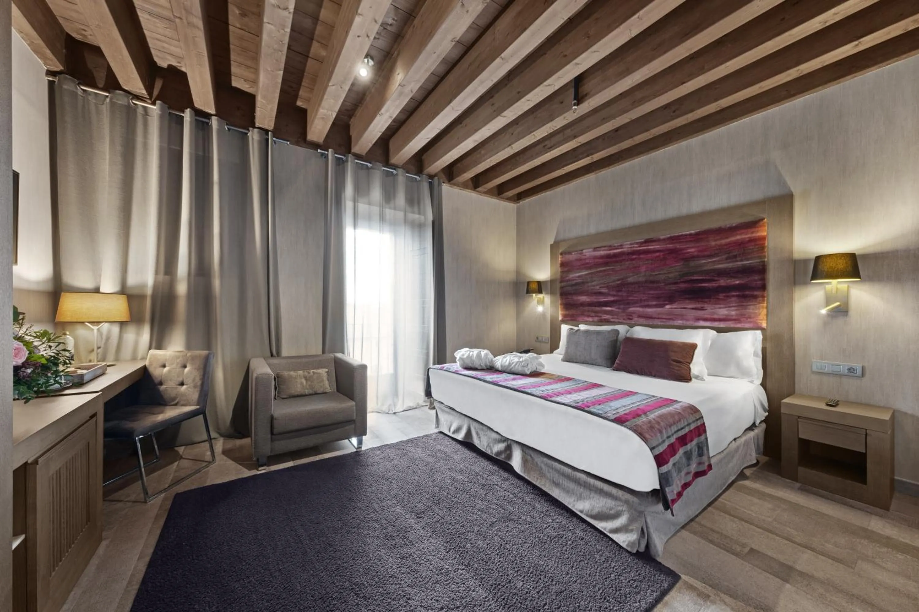 Photo of the whole room, Bed in Castilla Termal Monasterio de Valbuena - Small Luxury Hotels