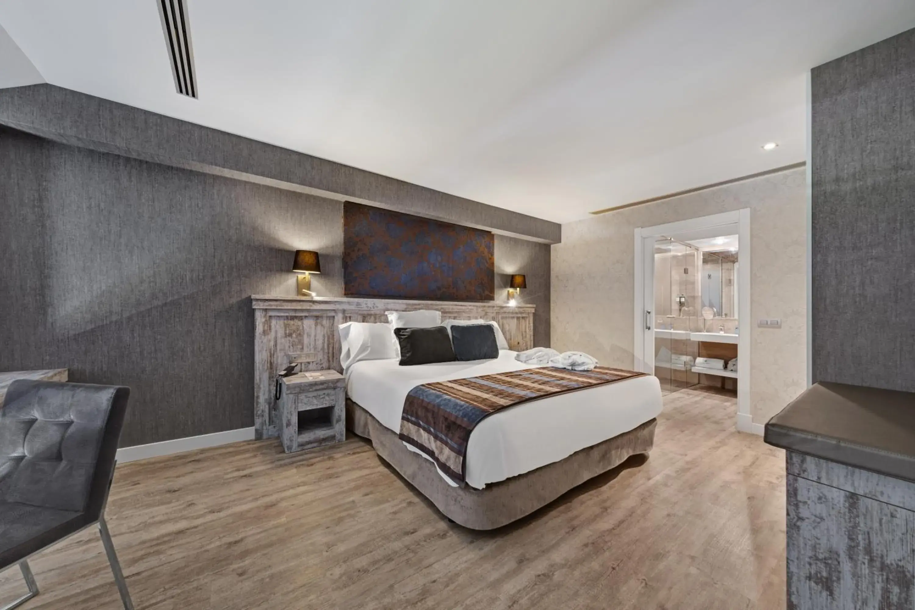 Superior Duplex with Spa Access - single occupancy in Castilla Termal Monasterio de Valbuena - Small Luxury Hotels Superior Duplex with Spa Access - single occupancy in Castilla Termal Monasterio de Valbuena - Small Luxury Hotels