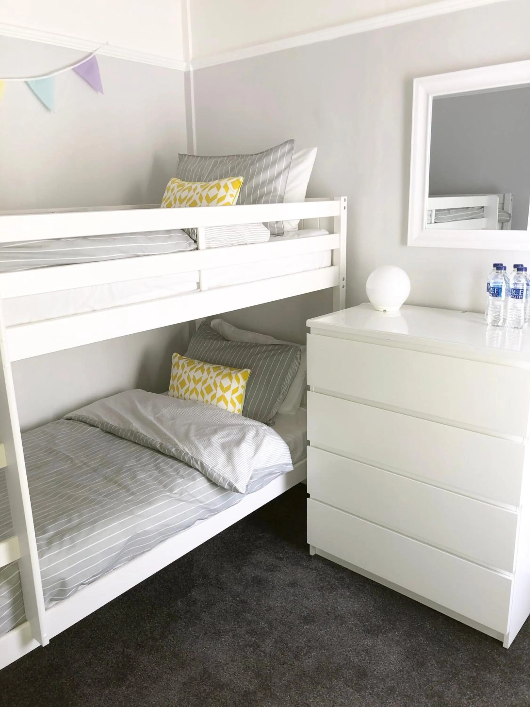 bunk bed in Chadberry House Hotel