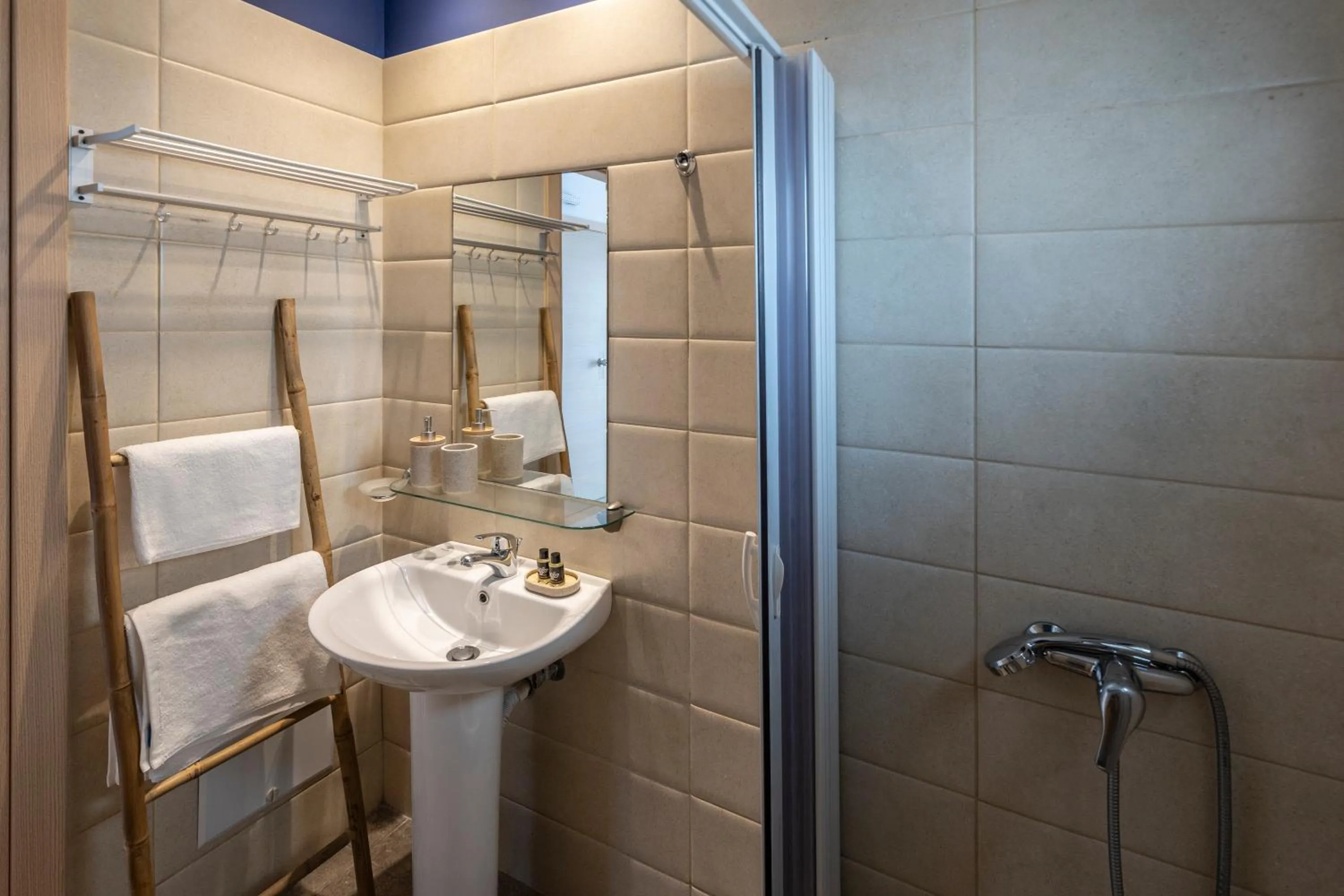 Bathroom in Hotel Kontes Comfort