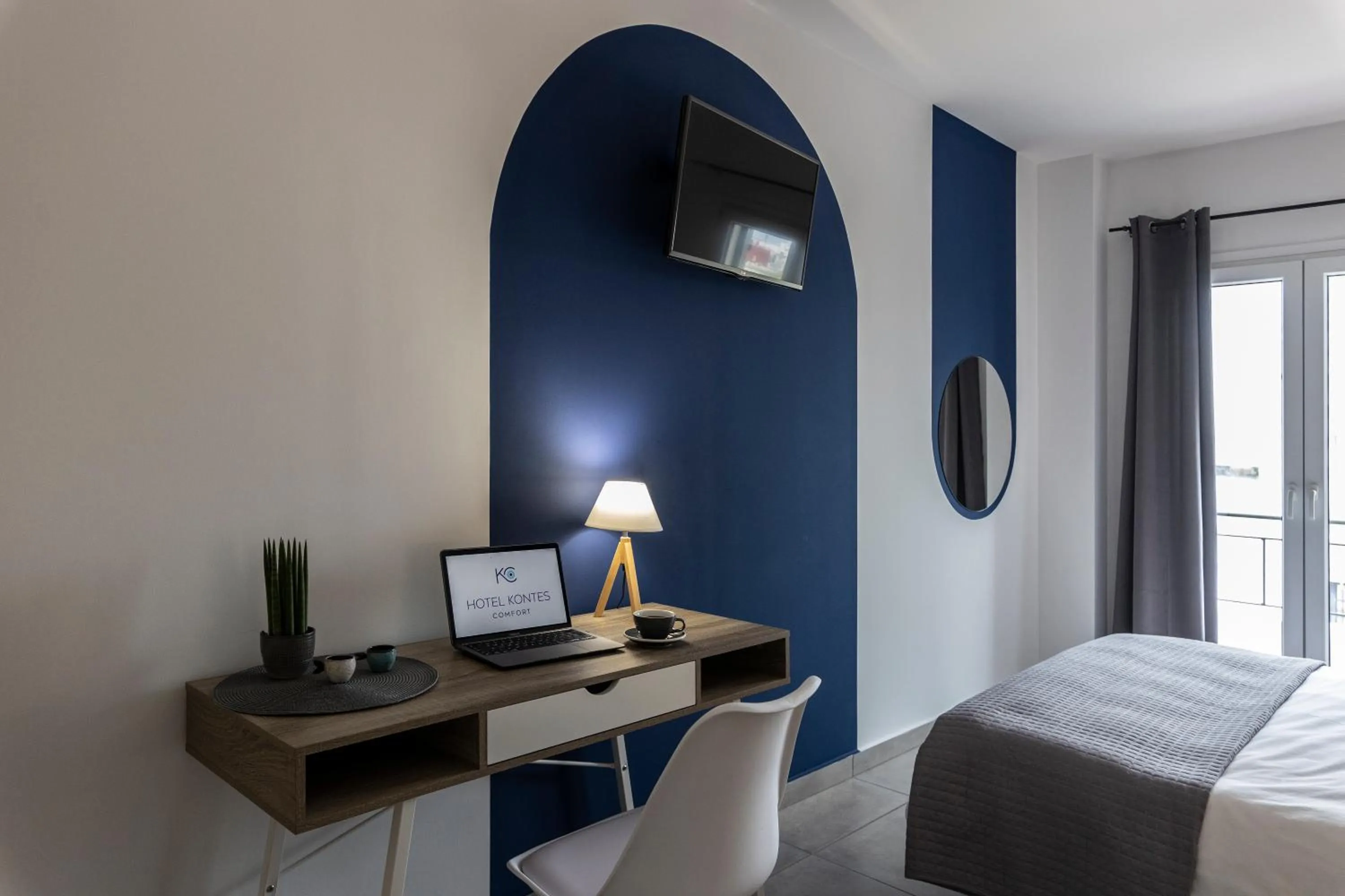 hair dresser, Bed in Hotel Kontes Comfort