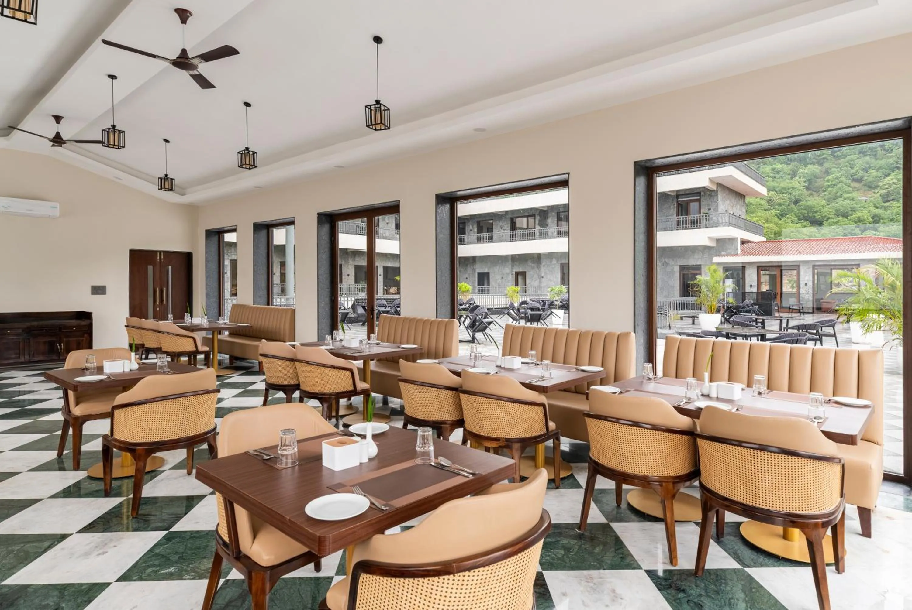 Restaurant/places to eat in Namoka The Fort Resort, Kumbhalgarh