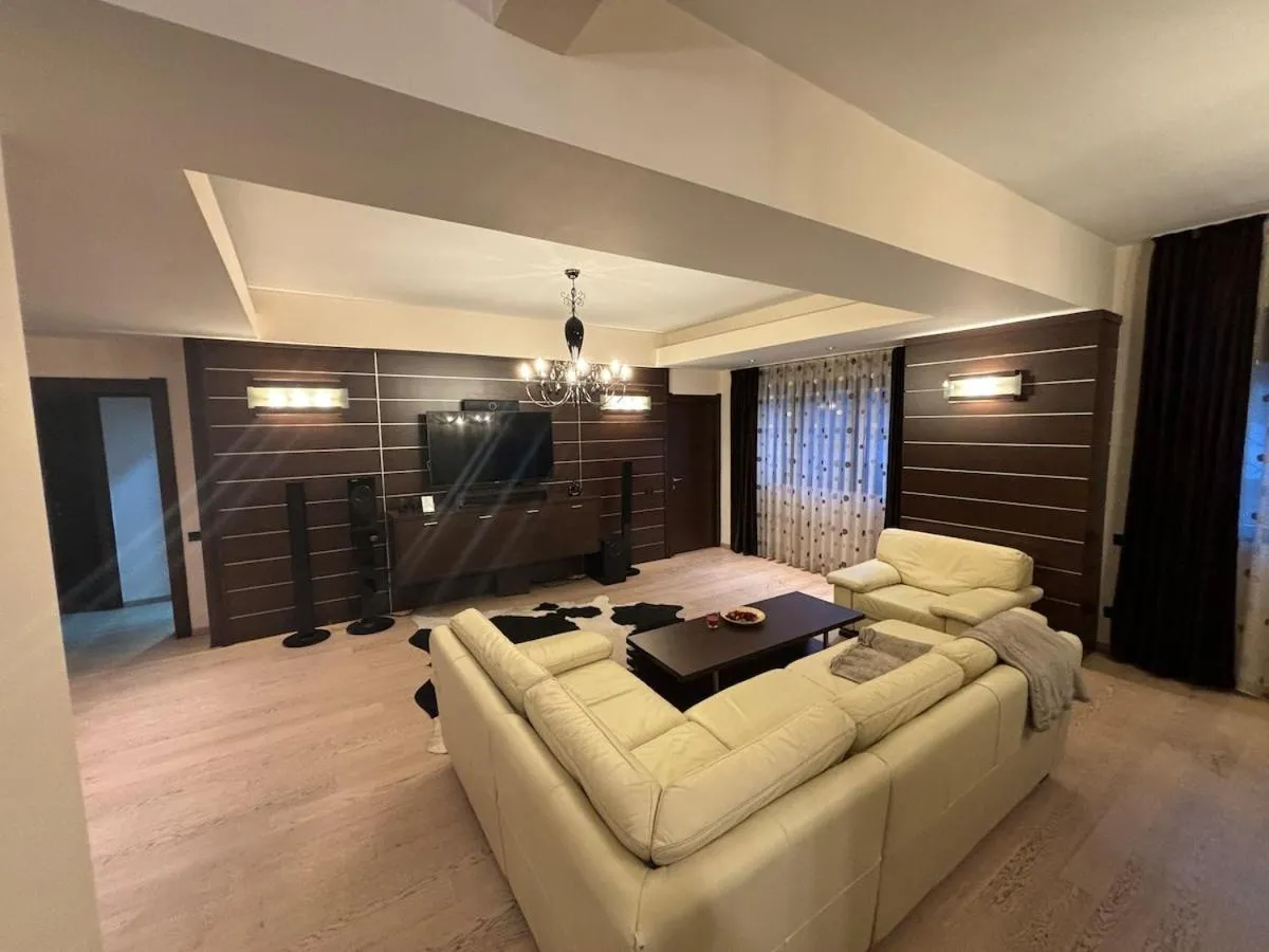Three-Bedroom Apartment with Balcony in Conta Apartment