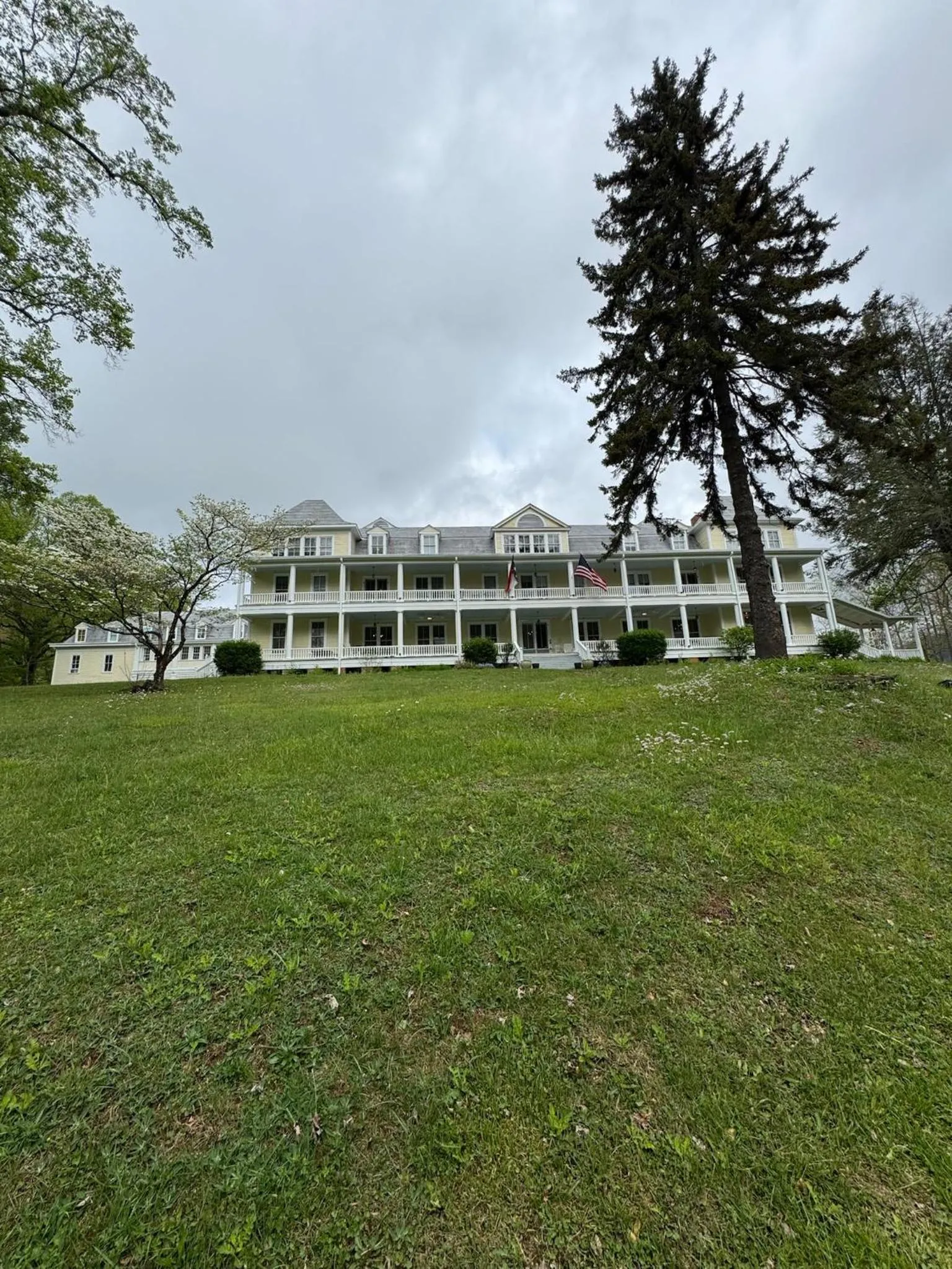 The Balsam Mountain Inn