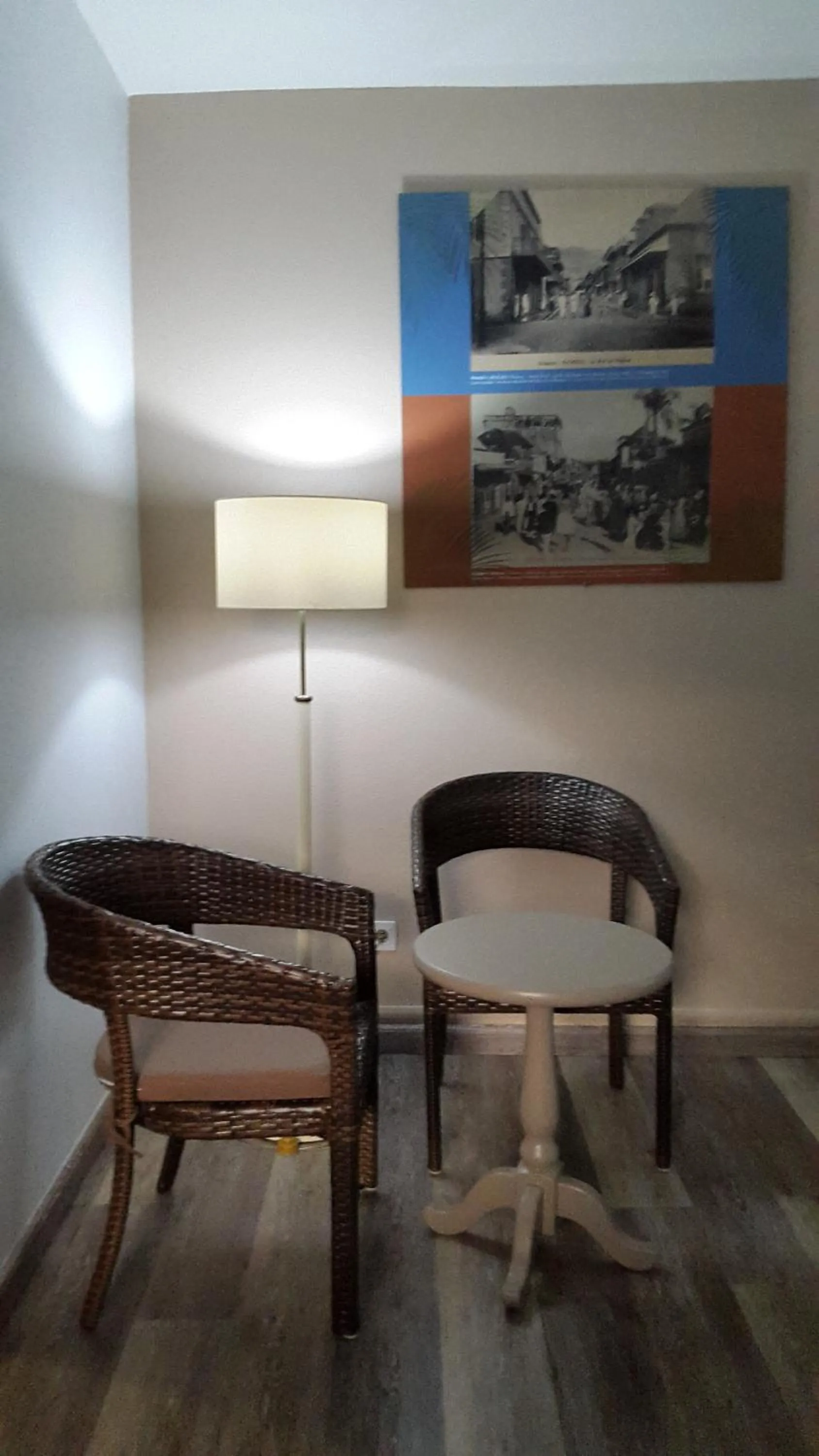 Living room in Hotel Austral by Exsel