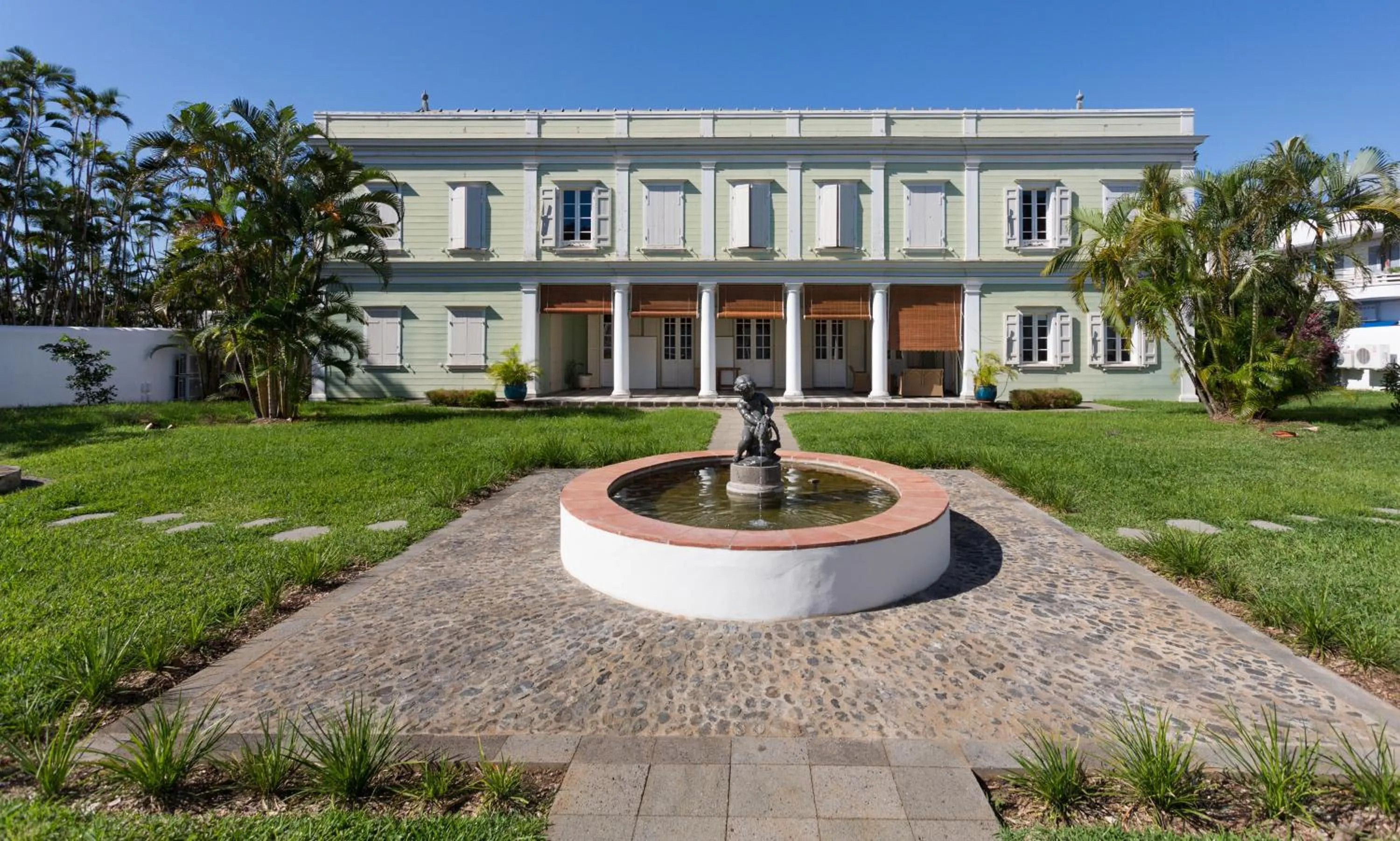 Nearby landmark in Hotel Austral by Exsel