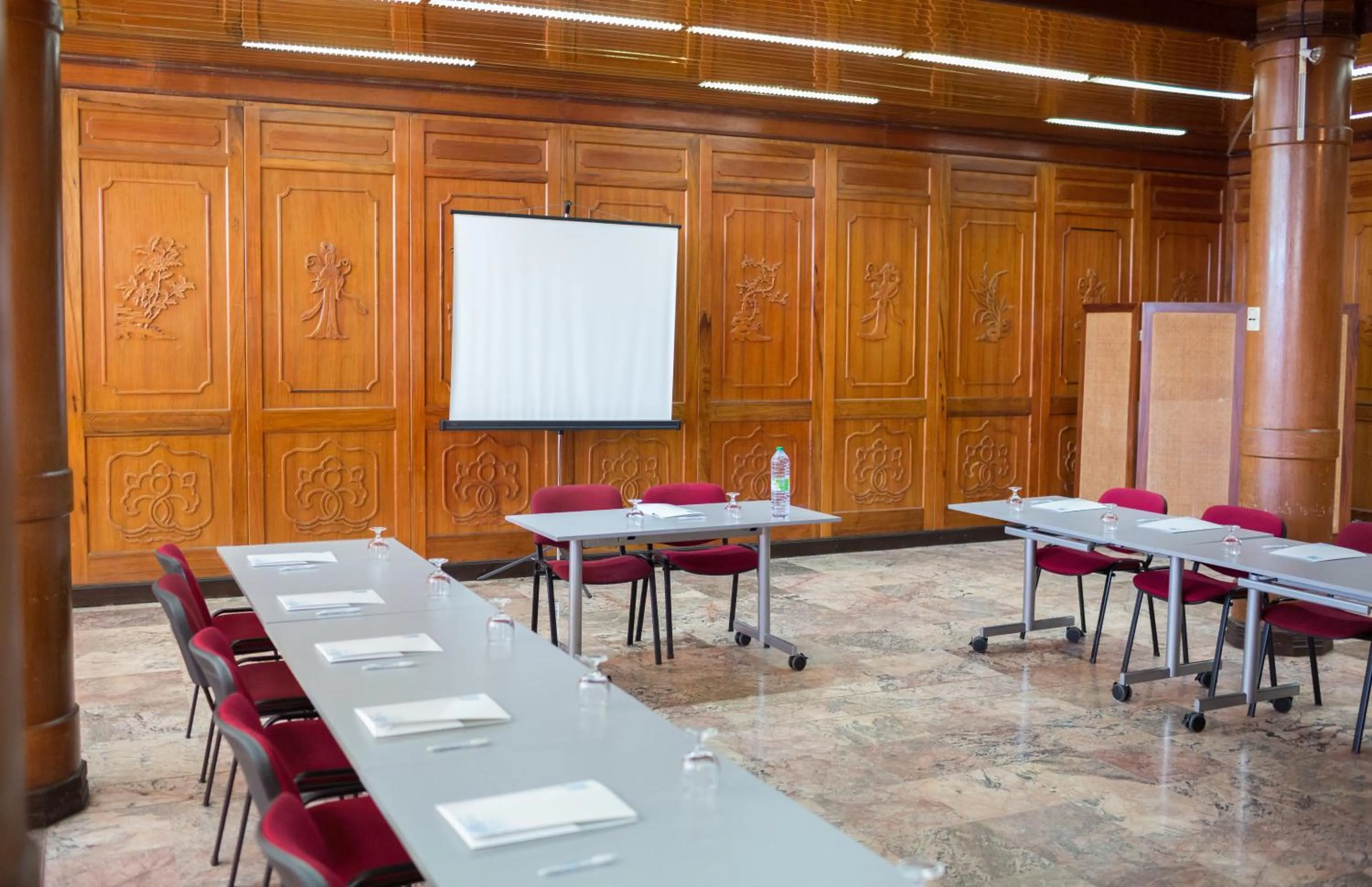 Meeting/conference room in Hotel Austral by Exsel