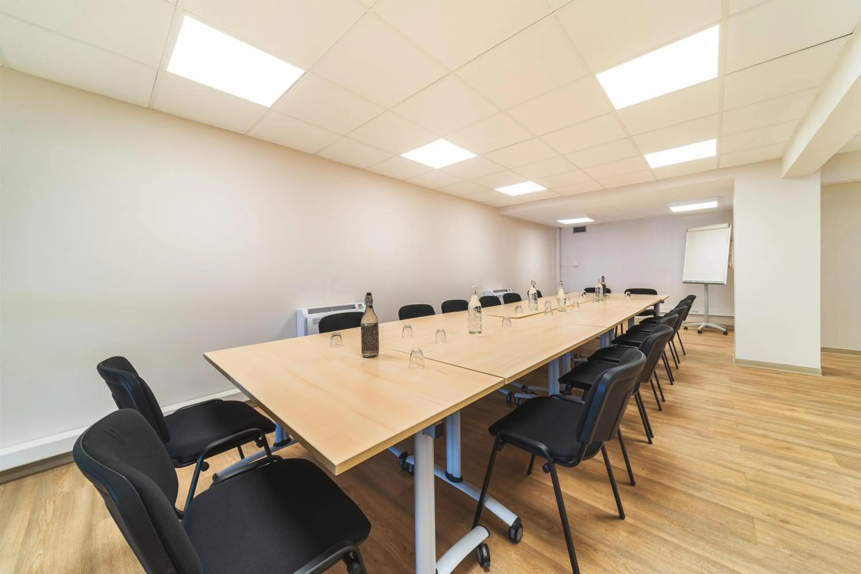 Meeting/conference room in Hotel Austral by Exsel