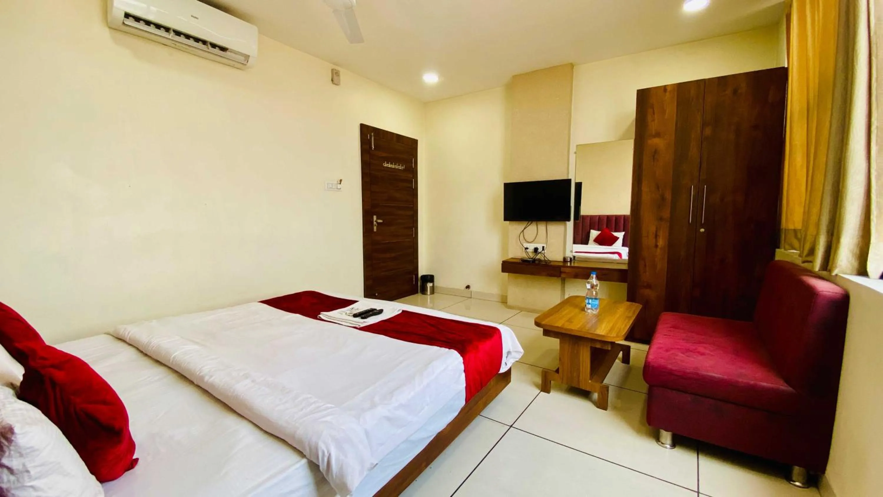 Bed in Hotel Sukh Vilas