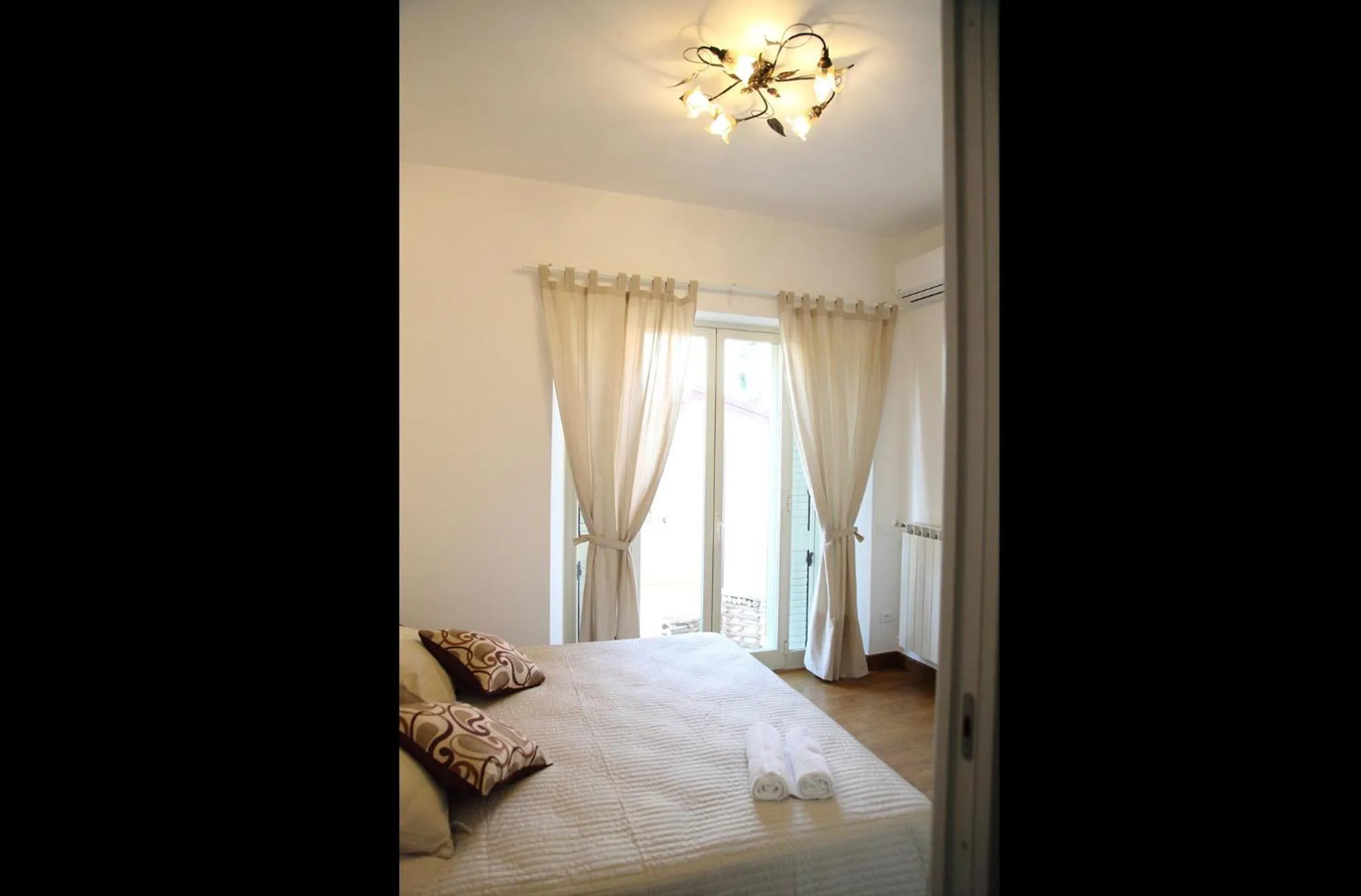 Photo of the whole room, Bed in B&B Evelyne