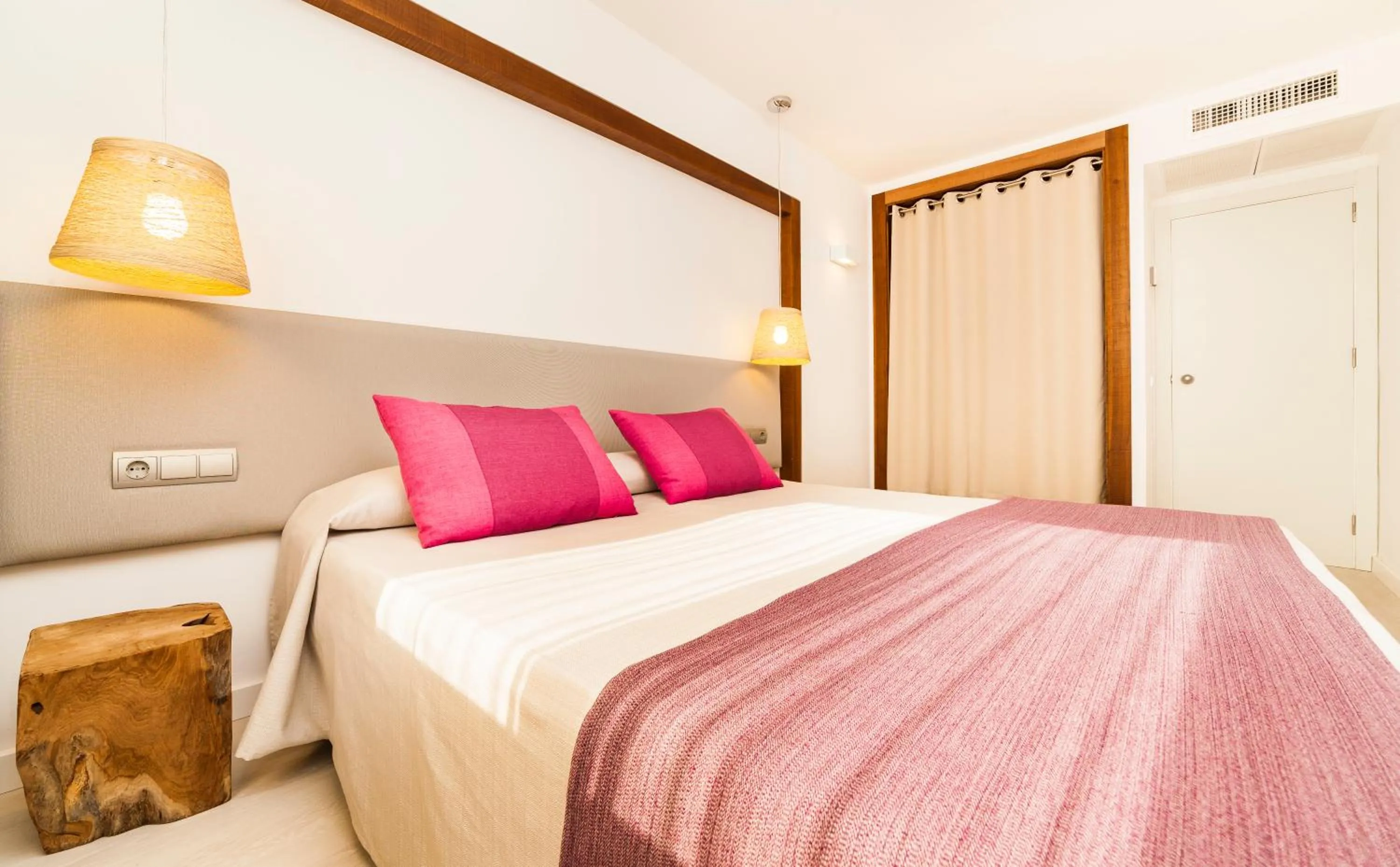 Bed in Insotel Club Tarida Playa